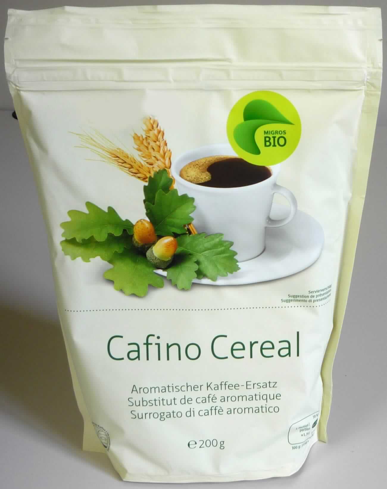 Löslicher Kaffee-Ersatz-Extrakt

Beschaffenheit des vorgelegten Warenmusters: 
Wiederverschließbarer, hellgelber, buntbedruckter Standfolienbeutel mit Aufdruck der Warenbezeichnung 
(löslicher Kaffee-Ersatz-Extrakt) sowie der Angaben u. a. zu den Zutaten (im Wesentlichen Zichorie und 
Getreide), zur Zubereitung (1,9 g mit 150 ml 85 - 90 °C heißem Wasser übergießen) und zur Inhalts-
menge (200 g).

Inhalt: Braunes, wasserlösliches Granulat; Geruch aromatisch, nach Röststoffen; Geschmack süßlich, 
bitter, nach Röststoffen, kaffeeähnlich; anleitungsgemäße Zubereitung ergibt ein kaffeeähnliches Getränk.

Auszug aus gerösteten Kaffeemitteln