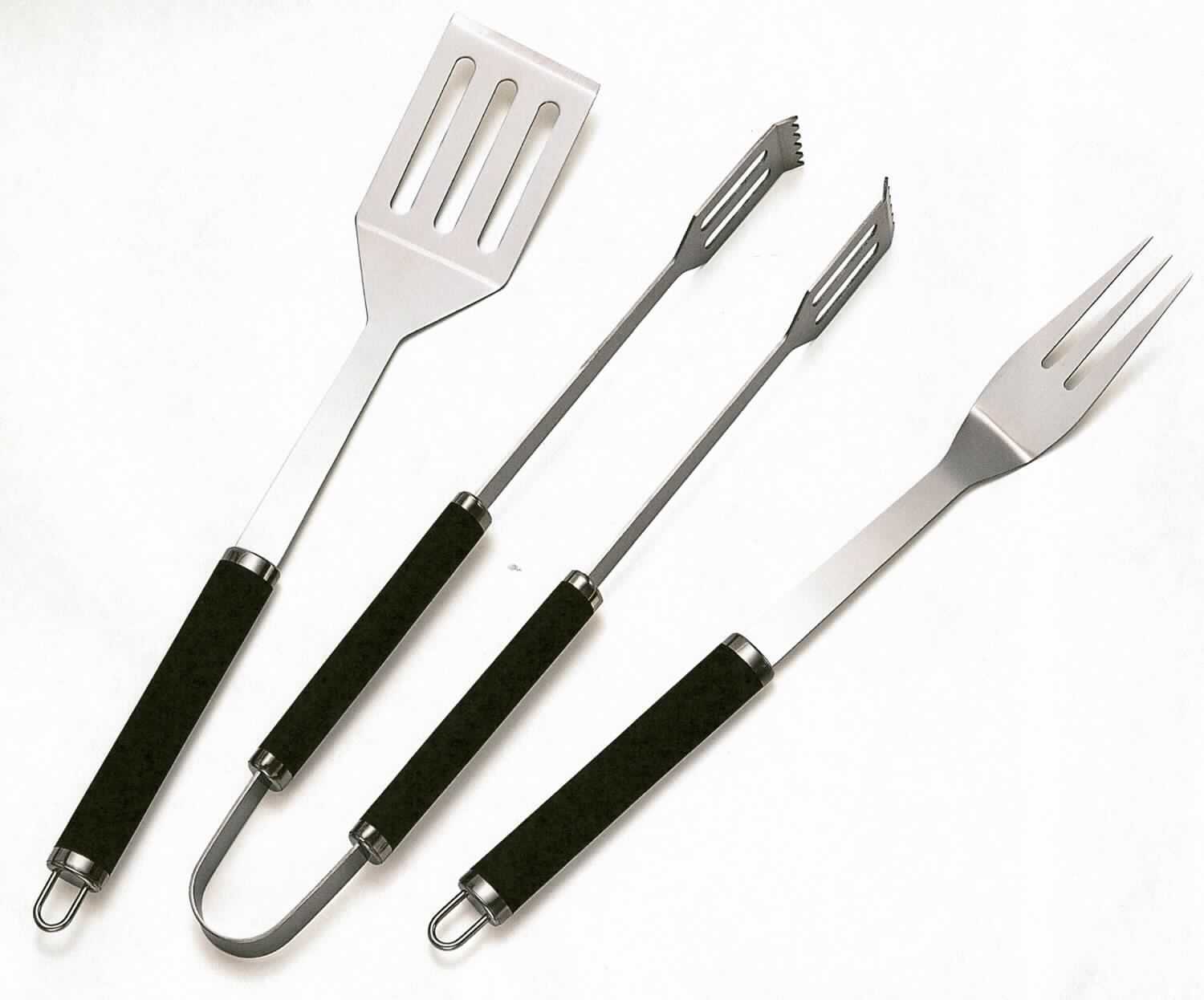"Grillbesteck Set";

- Zusammenstellung, bestehend aus 

- - einer Grillgabel, mit drei Zinken

- - einer Grillzange mit an der Vorderseite nach innen gebogenen, gezahnten Greifspitzen
    und schlitzförmigen Öffnungen

- - einem Grillwender, mit einem nahezu rechteckigen arbeitenden Teil mit schlitzförmigen 
    Öffnungen

- - jeweils vollständig aus nicht rostendem Stahl und an den Griffen mit einem
    TPR-Überzug versehen

Abbildung siehe Anlage.

Derartige Erzeugnisse gehören als "andere (als in Unteposition (HS) 8215 10 grenannte)
Zusammenstellungen von Gabeln und den Zuckerzangen und Tortenhebern ähnlichen Waren, 
mit arbeitendem Teil aus nicht rostendem Stahl" zum TARIC-Code 8215 2010 00.