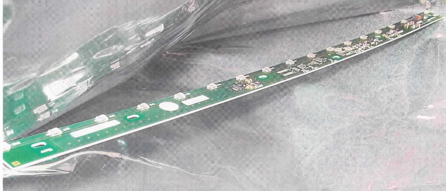 Platine, sog. Calibration Board, im Wesentlichen bestehend aus einer mit 18 Photodioden sowie weiteren Bauelementen bestückten, gedruckten Schaltung. Das Board kalibriert den optischen Pfad und ist hauptsächlich zur Verwendung in einem Digitizer für Radiographieanwendungen (Ware der Position 8471) bestimmt.

Die Ware wird als "Teil, erkennbar hauptsächlich für Maschinen der Position 8471 bestimmt, zusammengesetzte elektronische Schaltung (Baugruppe)" eingereiht.

Anlage: 1 Abbildung