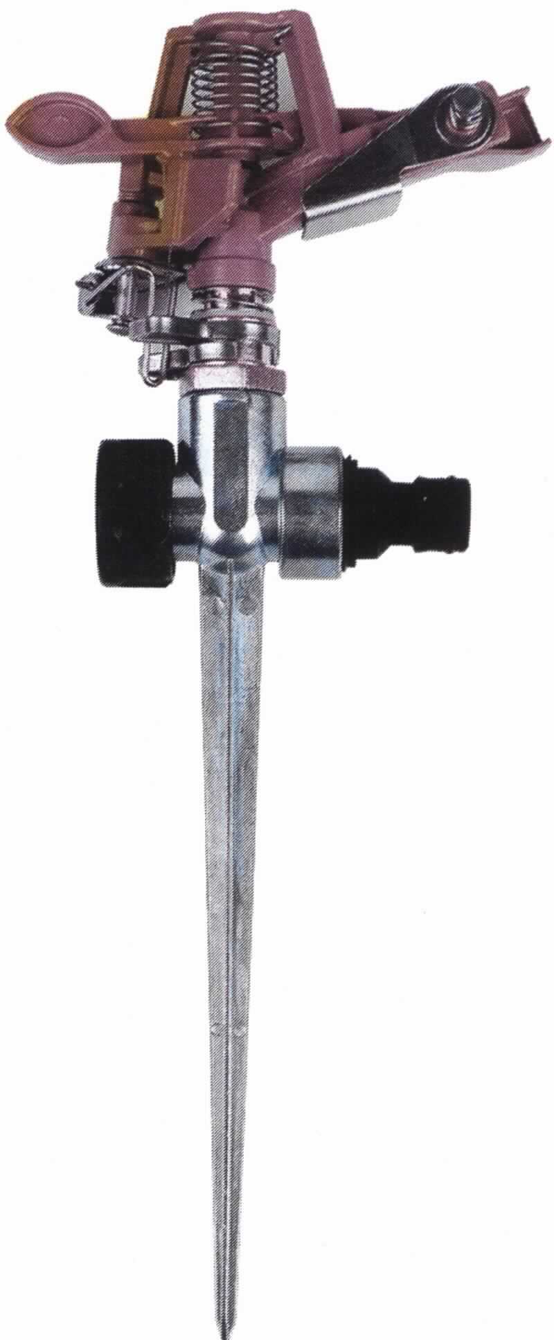 Rasensprenger, 
- aus einem Erdspieß mit Schlauchanschlussvorrichtung und einer aufgesetzten mechanischen Vorrichtung 
  zur Veränderung der Wasserstrahlrichtung mit integrierter Wasseraustrittsöffnung (Abbildung siehe Anlage),
- zum Bewässern von Rasenflächen usw.

"Mechanischer Apparat zum Verspritzen von Flüssigkeiten, für den Gartenbau, zur Bewässerung - Rasensprenger"