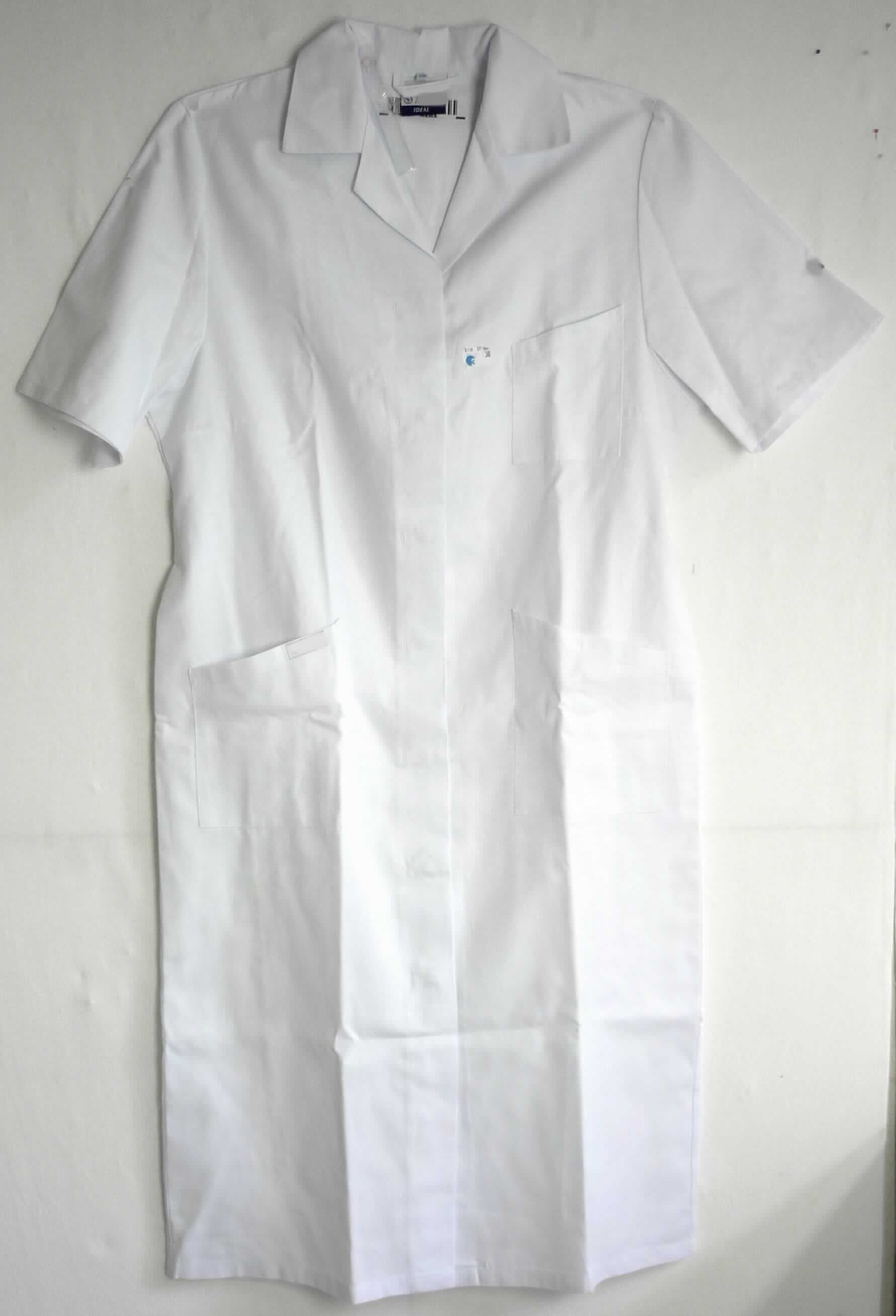 Kleid, sog. DA-Kittel, Größe 38, Foto siehe Anlage,
- aus ca. 0,4 mm dicken, einfarbigen Geweben aus laut Antrag 100 % Baumwolle, 
- über die Knie reichend (Rückenlänge: ca. 122 cm),
- mit einem Umlegekragen,
- vorn mit einer durchgehenden Öffnung mit Druckknopfverschluss von rechts über links; der letzte Knopf befindet 
  sich ca. 32 cm vom unteren Rand entfernt (somit schrittbedeckend), 
- im Rücken mit Schultersattel und etwa in Taillenhöhe mit verstellbaren Druckknopfriegeln,
- mit kurzen Ärmeln, 
- mit einer aufgesetzten Brusttasche und zwei aufgesetzten Taschen unterhalb der Taille,
- am unteren Rand und an den Ärmelenden durch Umschlagen und Festnähen gesäumt,
- kann ohne ein weiteres, den Unterkörper bedeckendes Kleidungsstück getragen werden,
- keine Einreihung als Arbeits- und Berufskleidung, u. a. da innerhalb der Unterposition 6204 42 keine
  entsprechende Unterteilung vorgesehen ist.

"Kleid, aus Geweben, für Frauen, aus Baumwolle, nicht nach dem Batik-Verfahren handbedruckt"