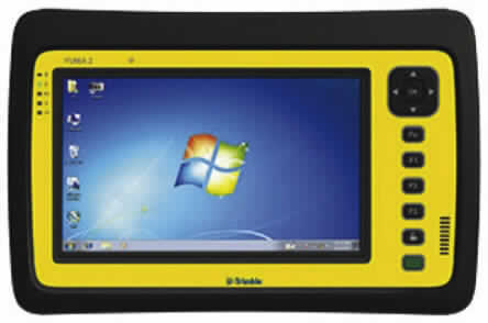 Multifunktionales Datenerfassungsterminal, sog. Feldcomputer - Trimble TSC3-Controller und TrimbleYuma 2 - 
bestehend aus einer Zentraleinheit mit Prozessoren verschiedener Hersteller, Arbeitsspeicher, berührungsempfindlichen Farbdisplays, Tastaturen, Funktionstasten sowie Steckplätze für zusätzliche Speicherkarten verschiedener Art. Weiterhin sind COM-, USB- und Ethernet-Schnittstellen vorhanden. Die Geräte sind für den Außeneinsatz konzipiert und in verschieden gestalteten Kunststoffgehäusen verbaut. Die eingebauten WLAN- und Bluetooth-Module ermöglichen eine kabellose Kommunikation. Die eingebaute Digital Kamera sowie der GPS Empfänger erweitern das Nutzungsprofil der Geräte.
Das Gerät kann Daten für Datenverarbeitungsprogramme speichern, ist nach Benutzeranforderungen frei programmierbar, kann Rechenoperationen nach Benutzeranweisungen durchführen und ist in der Lage, den Programmablauf durch logische Entscheidungen selbst zu ändern. Diese Hauptfunktion kennzeichnet das Ganze.

Die Ware wird als " tragbare automatische Datenverarbeitungsmaschine mit einem Gewicht von 10 kg oder weniger, mindestens aus einer Zentraleinheit, einer Tastatur und einem Bildschirm bestehend" eingereiht.

Anlage: 1 Abbildung