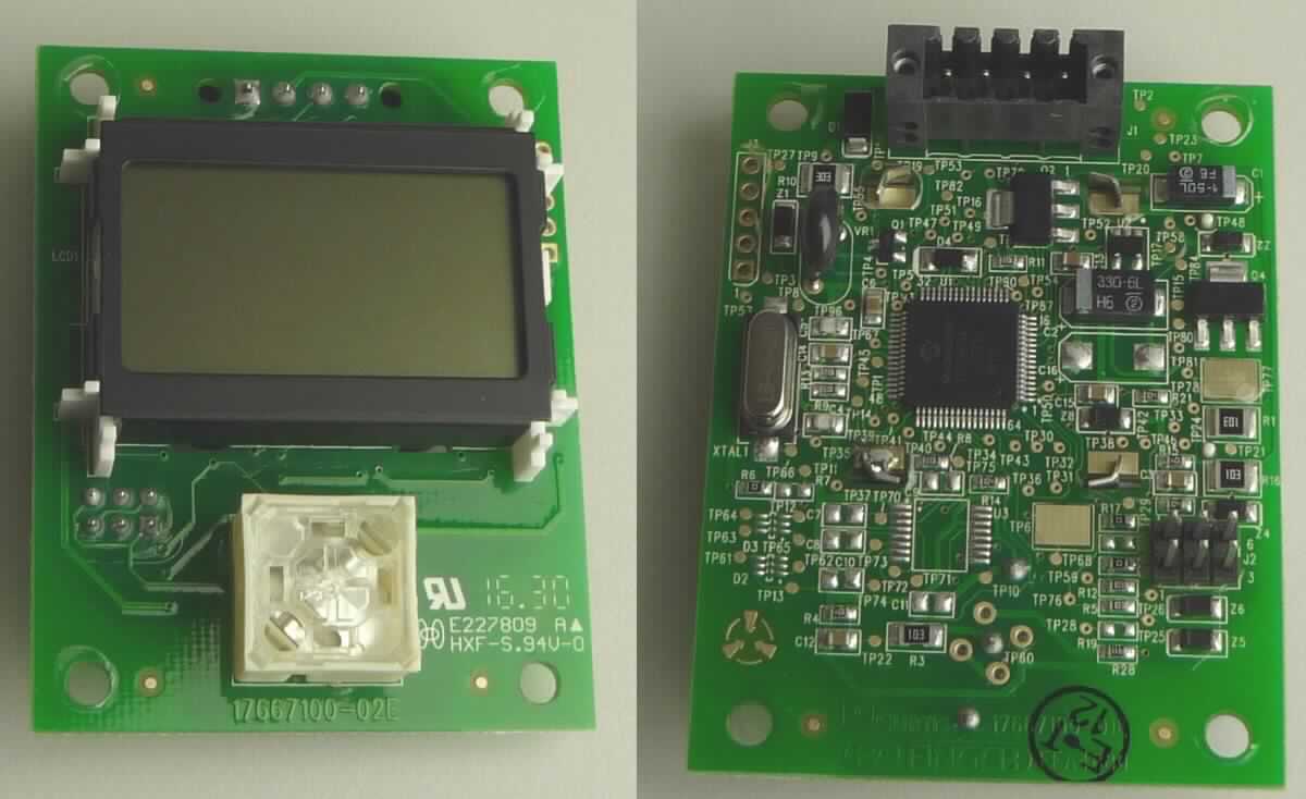 Sog. 2-Kanal Betriebsstundenzähler 17667700 mit Wartungsintervallanzeige, im Wesentlichen bestehend aus einer LCD Anzeige auf einer mit elektrischen und elektronischen Bauelementen bestückten Leiterplatte mit den Maßen 64.0 x 50.0 x 20.8 mm (siehe Abbildung in der Anlage). 
Das Gerät dient der Ermittlung und Anzeige der geleisteten Betriebsstunden in verschiedenen Anwendungsbereichen wie in der Industrie, bei Fahrzeugen, Verkaufsautomaten oder im medizinischen Bereich.

Die Ware wird als "Betriebsstundenzähler, andere als in Position 9028 genannte Zähler, nicht für zivile Luftfahrtzeuge, nicht Hall-Effekt basiert" eingereiht.