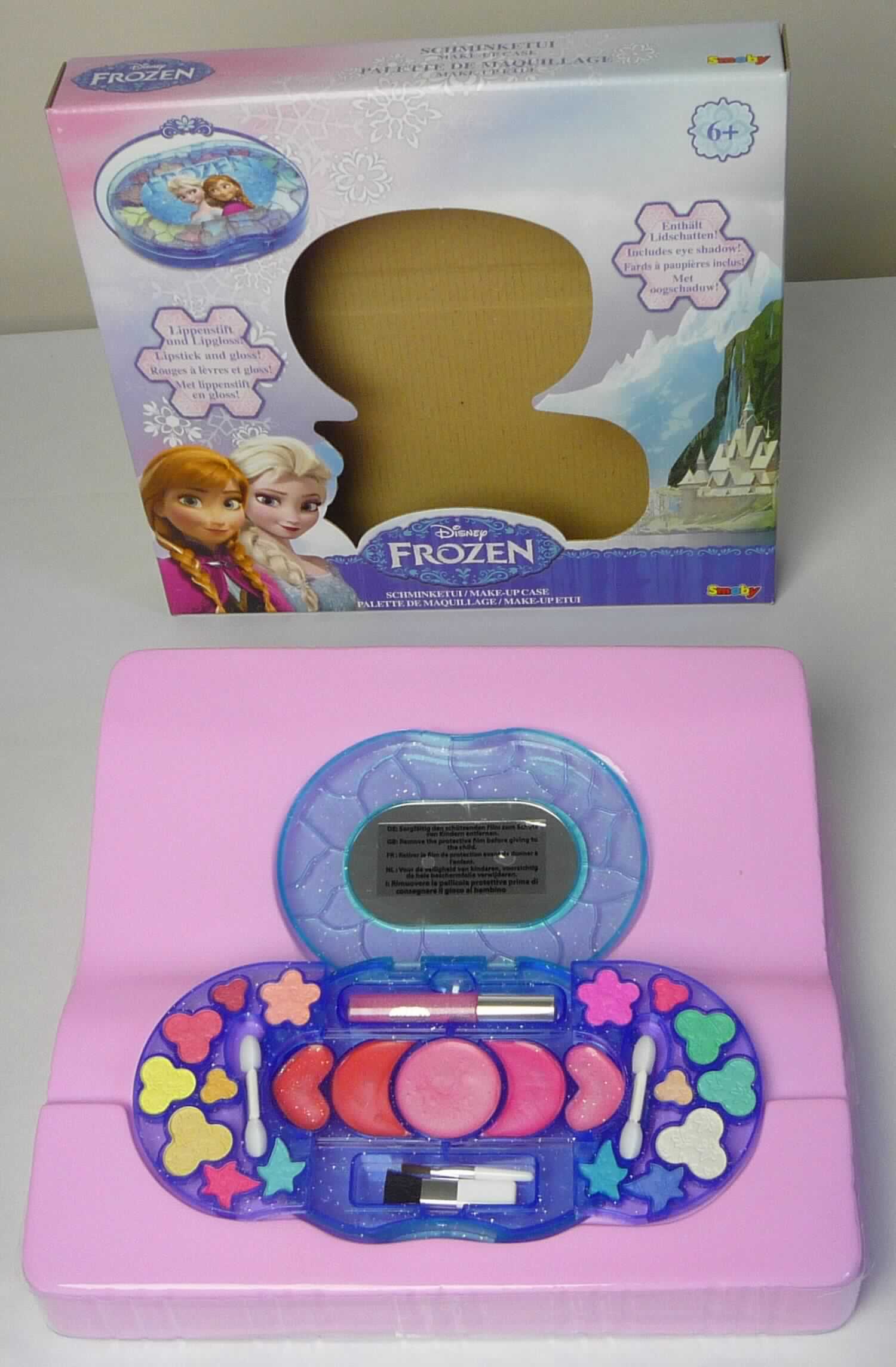 Erzeugnis zum Schminken; Schminkset für Kinder

Bei der vorgelegten Ware handelt es sich um ein Schminkset für Kinder, verpackt in einer Kunststoffverpackung mit transparentem Deckel und unverpackt in einem bunt bedruckten Pappkarton mit Sichtfenster. Darin enthalten ist eine blaue Kunststoffschale mit Mulden für die Schminkmittel und ein blauer Kunststoffdeckel zum Verschließen der Schale. Es liegt eine Warenzusammenstellung in Aufmachung für den Einzelverkauf vor, die aus folgenden Bestandteilen besteht:
- Puder: 4,5 g
- Lidschatten: 13,6 g
- Lipgloss: 7,2 g
- Lipgloss mit Applikator 3,6 g
- vier Applikationspinsel

Es handelt sich um eine Warenzusammenstellung, deren Charakter vom Umpfang her durch die Schminkmittel für die Augen bestimmt wird.
Die Ware ist als Erzeugnis zum Schminken, Schminkmittel (Make-Up) für die Augen, in die Position 3304 der Kombinierten Nomenklatur einzureihen.