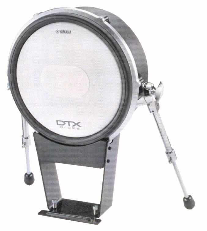Sog. elektronisches Kickpad für elektronische Schlagzeuge (Bassdrum), siehe Foto.
Es handelt sich um ein elektronisches Schlaginstrument mit einer runden Schlagfläche und
einem Fell aus Silikon, Größe: ca. 480 x 220 x 510 mm = Breite x Tiefe x Höhe, das mit
zwei Beinen ausgestattet ist und auf einem rechteckigen Ständer montiert wird. Durch die
Pegeleinstellung kann das ausgegebene Trigger-Signal erhöht werden.
Das Kickpad ist in Warenzusammenstellung mit einem Anschlusskabel
(Stereo-Klinkenkabel) zum Verbinden der Ausgangsbuchse (Output) am Pad mit der
Eingangsbuchse an einem Drum Trigger Modul der DTX-Serie (nicht Gegenstand dieser
vZTA), zwei Stoppern, zwei Beinen, Montagematerial und einem Ersatz-Patch
(Schutzaufkleber) für den Einzelverkauf aufgemacht. Das Kickpad bestimmt im Hinblick auf
die Bedeutung für die Verwendung den Charakter der Warenzusammenstellung.

Diese Ware ist als "anderes als von den Unterpositionen 9207 10 bis 9207 9010
erfasstes Musikinstrument, bei dem der Ton elektrisch erzeugt wird" einzureihen.