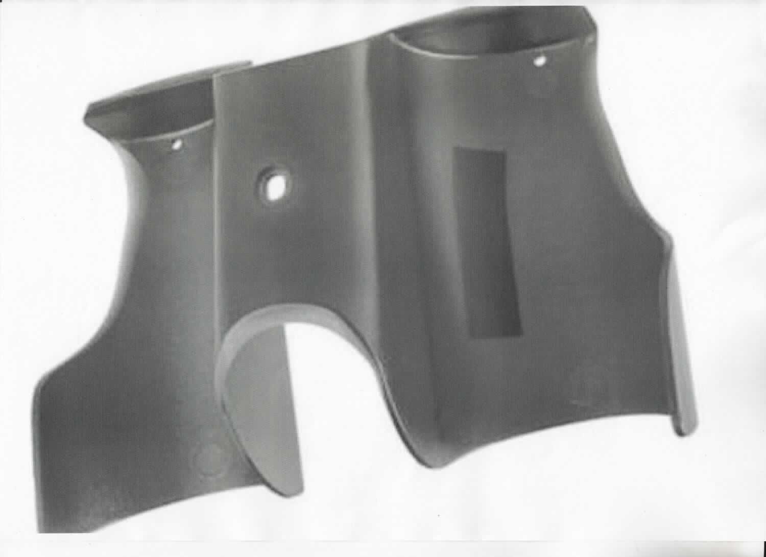 Bei der durch Abbildungen und ergänzenden Angaben veranschaulichten Ware handelt es sich
um einen doppelten Flaschenhalter (sog. dualer Flaschenhalter; Art. 02 99 02 10 FR) aus
schwarzem, formgepressten Kunststoff. Das Erzeugnis wird aufgrund seiner speziellen 
Ausformung bzw. der maßgefertigten Rastöffnungen und Befestigungslochung ausschließlich
an den Rahmen (unterhalb des Lenkers) von Fitnessgeräten (sog. Indoor-Trainings-Fahrräder)
montiert, die über verschiedene Trainingsprogramme und einstellbare Belastungsstufen verfügen.

Die Halterung dient der Aufnahme von zwei Getränkeflaschen und stellt sich als ein erkennbares 
Zubehör für sog. Indoor-Trainings-Fahrräder dar.

Die Ware ist als "Zubehör, erkennbar ausschließlich bestimmt für ein Übungsgerät für die allgemeine 
körperliche Ertüchtigung, in Kapitel 95 anderweit weder genannt noch inbegriffen, mit System zum 
Einstellen unterschiedlicher Belastungen" einzureihen.
