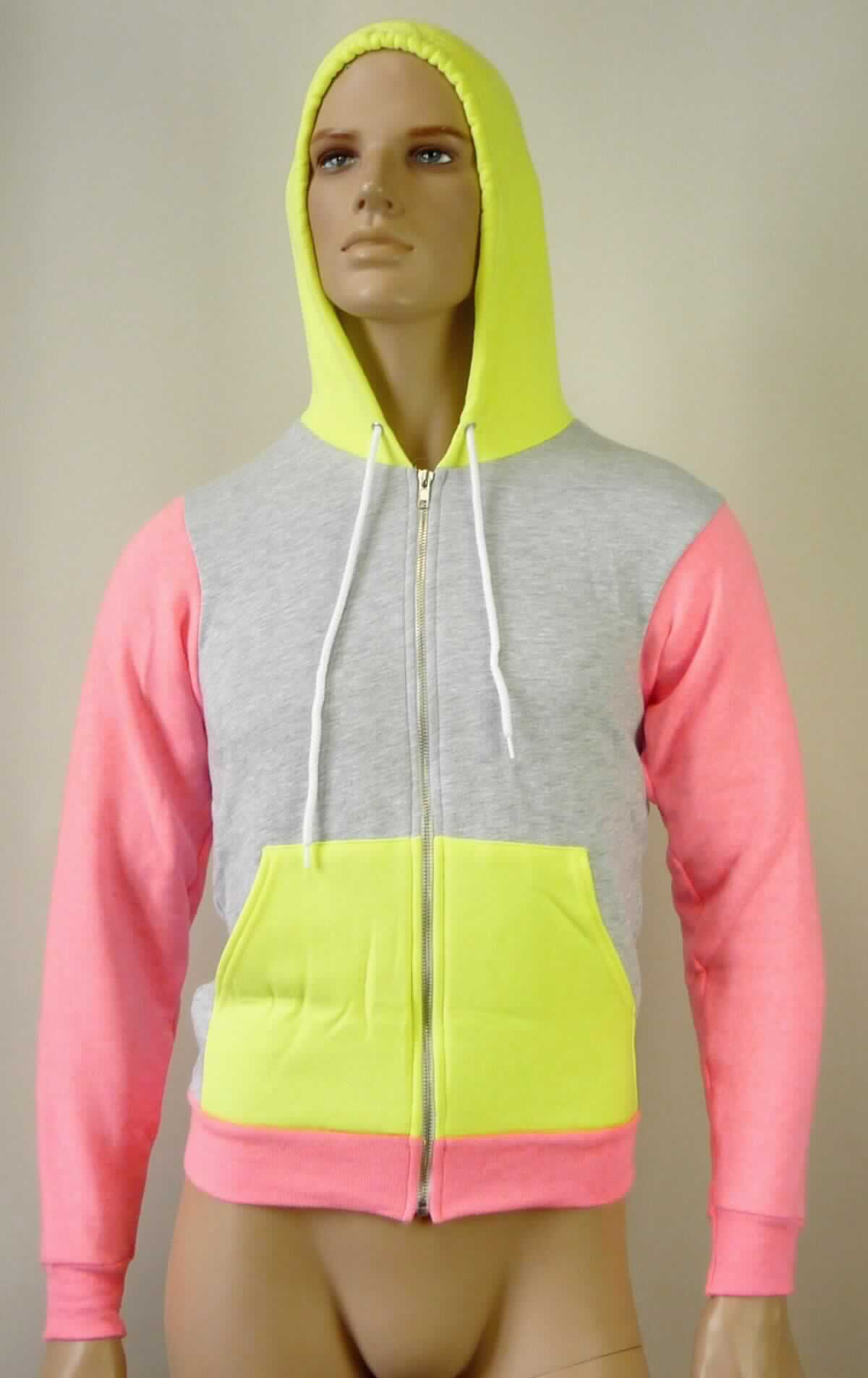 Blouson, sog. Strick Kapuzenpulli für Männer, Art. F497, Größe XS, Foto siehe Anlage,
- aus verschiedenen, ca. 1,9 mm dicken, einfarbigen bzw. buntgewirkten, einseitig (Innenseite) gerauten Gewirken 
  (melierte Garne) aus laut Antrag 50 % Polyester (synthetische Chemiefasern), 37 % Baumwolle und 13 % Viskose
  (künstliche Chemiefasern),
- über die Taille reichend (Rückenlänge: ca. 60 cm),
- mit einer angearbeiteten Kapuze (doppellagig) mit Tunnelzug,
- vorn mit einer durchgehenden Öffnung mit Reißverschluss, 
- ohne Hinweise auf den Trägerkreis (unisex),
- mit langen Ärmeln, die über den unteren Rand des Kleidungsstücks hinausreichen; an den Ärmelenden mit 
  gerippt gewirkten Bündchen verengt,
- mit zwei aufgesetzten, offenen Taschen (sog. Kängurutaschen) unterhalb der Taille,
- am unteren Rand mit einem angesetzten, gerippt gewirkten, verengenden Bund,
- erfüllt die Merkmale zur Einreihung als Blouson, somit kein Pullover.

"Blouson, aus Gewirken, für Frauen, aus Chemiefasern"