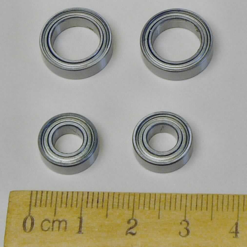 Es handelt sich um ein Set von Kugellagern für den Modellbau, bestehend aus: 
- zwei Stück Kugellager,
-- mit Außenring und Innenring aus Metall, zwei seitlichen Dichtscheiben aus Metall sowie darin umlaufenden Kugeln (Wälzkörper),
-- mit einem größten äußeren Durchmesser von ca. 15 mm, einem Innendurchmesser von ca. 10 mm und einer Höhe von ca. 4 mm,
- zwei Stück Kugellager, 
-- mit Außenring und Innenring aus Metall, zwei seitlichen Dichtscheiben aus Metall sowie darin umlaufenden Kugeln (Wälzkörper),
-- mit einem größten äußeren Durchmesser von ca. 12 mm, einem Innendurchmesser von ca. 6 mm und einer Höhe von ca. 4 mm,
- elf Stück Kugellager,
-- mit Außenring und Innenring aus Metall, zwei seitlichen Dichtscheiben aus Metall sowie darin umlaufenden Kugeln (Wälzkörper),
-- mit einem größten äußeren Durchmesser von ca. 11 mm, einem Innendurchmesser von ca. 5 mm und einer Höhe von ca. 4 mm,
- drei Stück Kugellager,
-- mit Außenring und Innenring aus Metall, zwei seitlichen Dichtscheiben aus Metall sowie darin umlaufenden Kugeln (Wälzkörper),
-- mit einem größten äußeren Durchmesser von ca. 8 mm, einem Innendurchmesser von ca. 4 mm und einer Höhe von ca. 2 mm.

Die Kugellager befinden sich lose in einer durchsichtigen Kunststofftüte mit Pappheader.

Das Erzeugnis ist als "Wälzlager, Kugellager mit einem größten äußeren Durchmesser von 30 mm oder weniger" einzureihen.