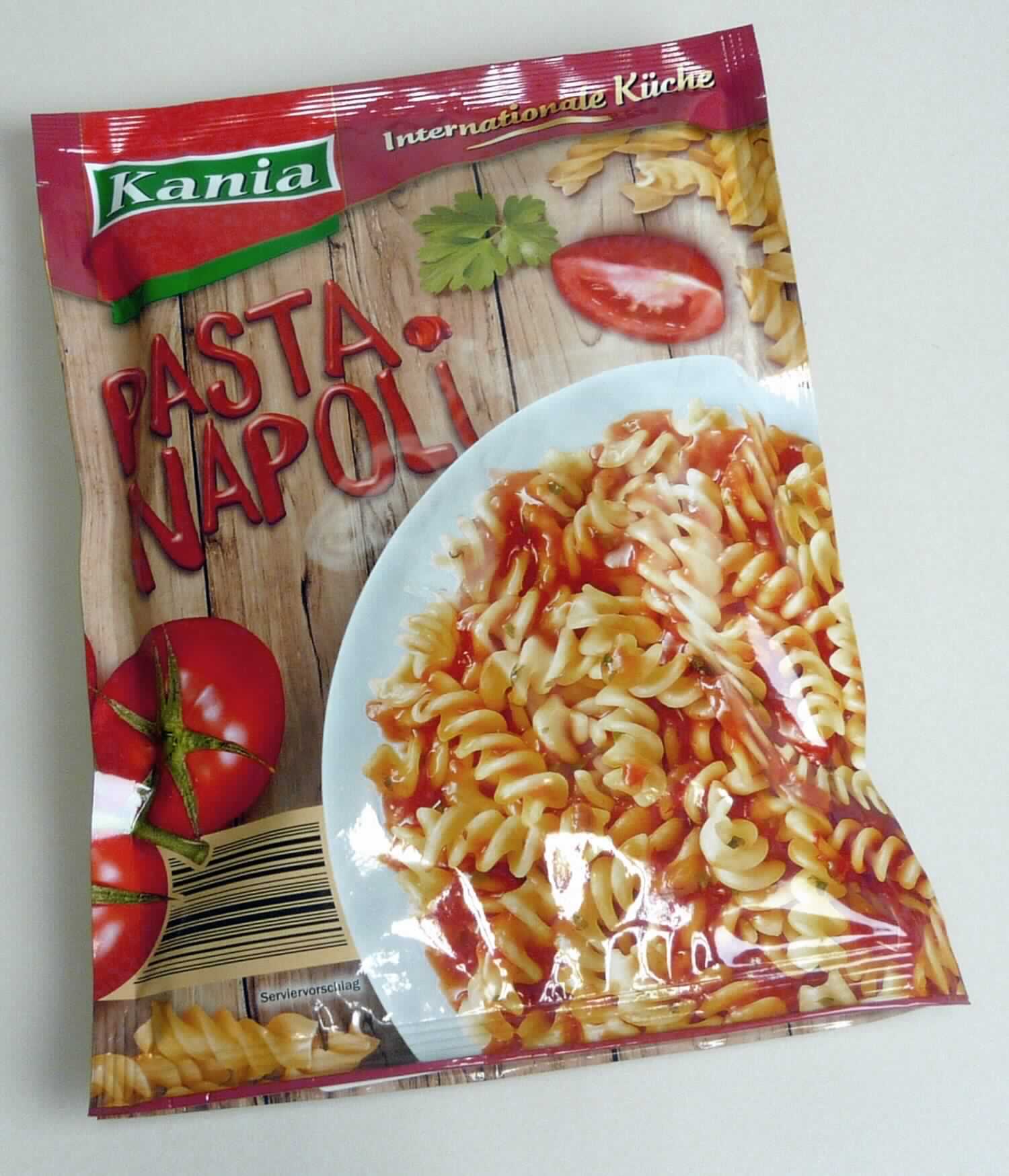 Teigwarengericht mit Tomaten

Antragsangaben:
Pasta Napoli - Teigwarengericht mit Tomaten, getrocknet - RE03031_K09 / 551218

Beschreibung des vorgelegten Warenmusters: 
Verschweißter Original-Beutel aus Verbundfolie mit Angaben zum Inhalt (Teigwarengericht mit Tomaten, 
getrocknet; 162 g), zu den Zutaten (siehe Feld 8) und zur Zubereitung (Beutelinhalt in 700 ml heißes Wasser 
einrühren und ca. 10 Minuten kochen lassen); darin eine sehr würzig nach Tomaten riechende Mischung aus 
getrockneten, hellbeigefarbenen Spiralnudeln (Länge ca. 3,5 cm; Durchmesser ca. 0,7 cm) und einem rötlichen, 
von Gewürzen, Zuckerkristallen und getrockneten Gemüsestücken durchsetzten Pulver.

Tierische Erzeugnisse gemäß Anmerkung 1 a) zu Kapitel 19: nicht enthalten (gemäß Zutatenliste)

Weizenteigwaren, nicht gefüllt, durch Mischen mit Trockengemüse, Gewürzen und sonstigen Zutaten zubereitet, 
getrocknet