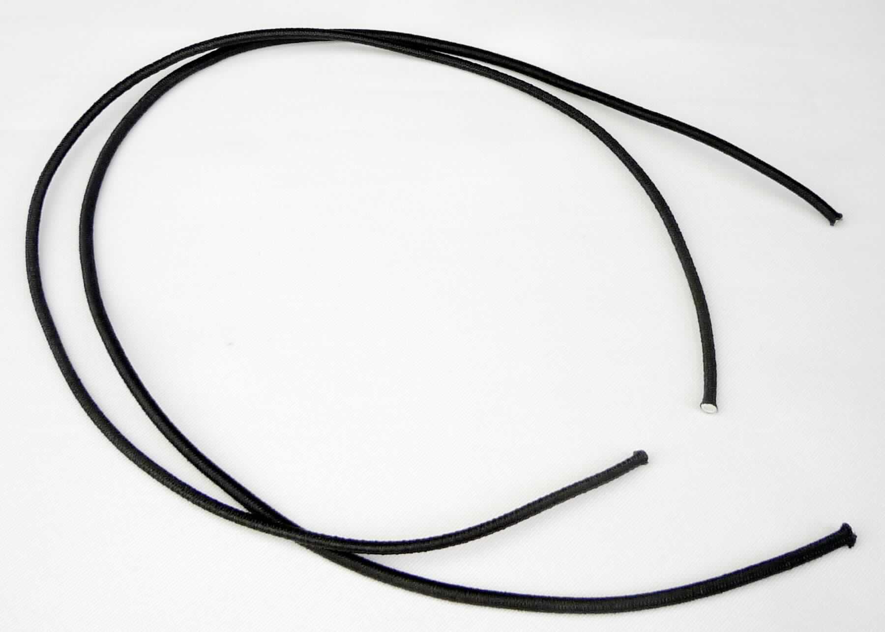 Geflecht, sog. Gummischnur/band mit gewebtem Stoff ummantelt, Foto siehe Anlage,
- laut Antrag mit einer Länge von 40 cm und einem Durchmesser von ca. 3 mm,
- in Form einer elastischen Kordel, aus einem Rundgeflecht aus Spinnstoffen, mit einem innenliegenden 
  Kautschukstreifen (mit einer Breite von mehr als 5 mm), 
- an den Enden lediglich geschnitten,
- insbesondere im Hinblick auf die Verwendung der Ware als Gummiband kann keinem der beiden Stoffe 
  (Kautschuk / Spinnstoff) eine Charakter verleihende Eigenschaft zuerkannt werden; sie ist daher der - von 
  den gleichermaßen in Betracht kommenden Positionen (4008 und 5808) - in dieser Nomenklatur zuletzt 
  genannten Position zuzuweisen.

"Geflecht als Meterware"