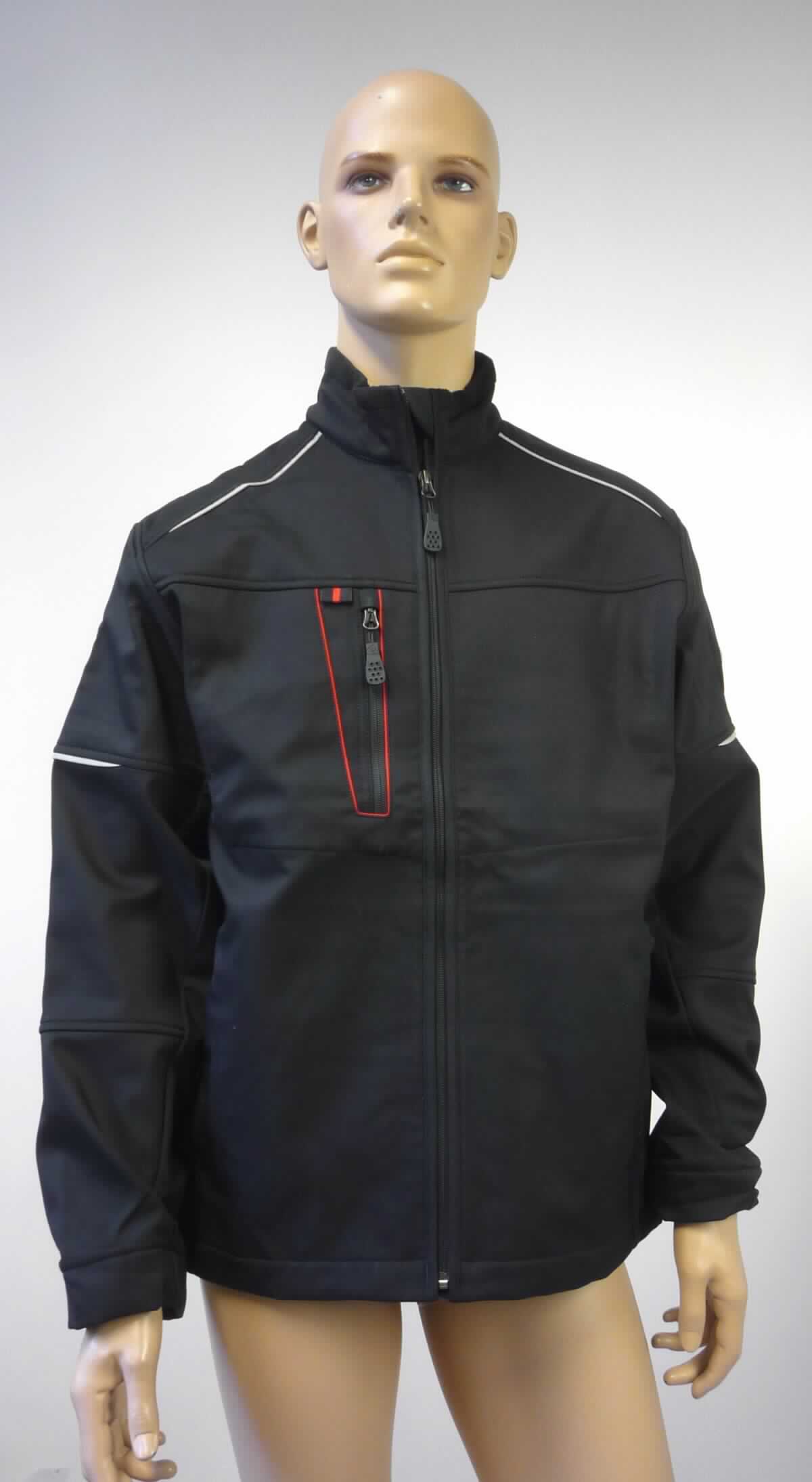 Blouson, sog. Herren Softshelljacke, Größe M, Foto siehe Anlage,
- aus ca. 1,4 mm dicken, dreilagigen Flächenerzeugnissen der Position 5903 mit einer Außenlage aus einfarbigen
  Geweben, einer mittleren Lage aus einer Folie aus Kunststoff (laut Antrag Polyurethan) und einer Innenlage aus 
  einseitig gerauten Gewirken; Gewebe und Gewirke aus laut Antrag 100 % Polyester (synthetische Chemiefasern),
- über den Schritt reichend (Rückenlänge: ca. 77 cm),
- mit einem Stehkragen,     
- vorn mit einer durchgehenden Öffnung mit einem bis in die Kragenspitzen reichenden Reißverschluss; am oberen 
  Rand mit einer kurzen Überlappung von links über rechts (Männerkleidung),
- mit langen Ärmeln, die über den unteren Rand des Kleidungsstücks hinausreichen,
- vorn mit einer eingesetzten Brusttasche und zwei eingesetzten Taschen mit Reißverschluss unterhalb der Taille,
- mit reflektierenden Paspeln versehen,
- am unteren Rand mit einem Tunnelzug zu verengen,
- erfüllt die Merkmale zur Einreihung als Blouson, somit keine Jacke,
- aufgrund der verwendeten Flächenerzeugnisse keine Ware der Position 6201,
- die Gewebe der Außenlage verleihen der Ware insbesondere im Hinblick auf das äußere Erscheinungsbild
  ihren wesentlichen Charakter.

"Kleidung (Blouson), aus Erzeugnissen der Position 5903, aus Geweben, für Männer"