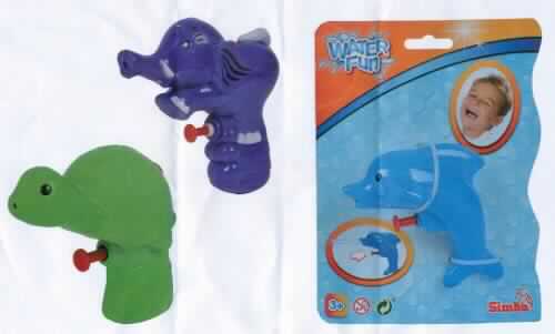 Es handelt sich um eine Spielzeugwaffe
- der Form einer Schildkröte nachempfunden (lt. Antragsangaben in verschiedenen
  Ausführungen erhältlich: Schildkröte, Elefant, Delfin),
- aus Kunststoff,
- mit einer ungefähren Größe von 8 x 9 x 2 cm,
- innen hohl, 
- mit einem Stopfen am hinteren Ende, über den Wasser in die Pistole eingefüllt werden soll
  (Volumen ca. 100 ml lt. Antragsangaben),
- mit einem Abzug, durch dessen Drücken das eingefüllte Wasser aus einem Loch (den 
  Mund darstellend) verspritzt wird (Reichweite lt. Antrag ca. 7 m),
- dient der spielerischen Unterhaltung von Kindern,
- auf einer bunt bedruckten Pappkarte für den Einzelverkauf aufgemacht.

Zolltariflich handelt es sich um "anderes als von den Unterpositionen (KN) 9503 0010
bis 9503 0085 erfasstes Spielzeug, Spielzeugwaffe, nicht handgearbeitet aus Holz".