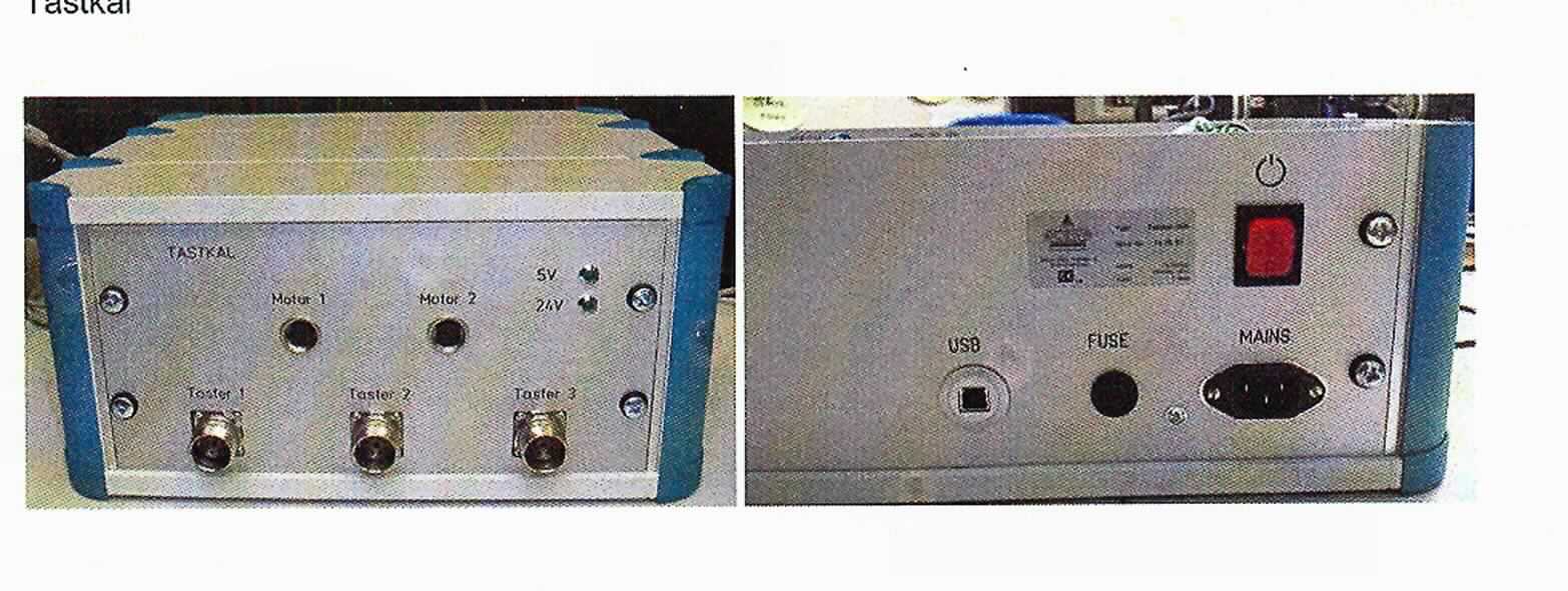 Sog. Gerät zum Prüfen von Längenmessgeräten, im Wesentlichen bestehend aus einem Gehäuse mit einem Netzteil zur Stromversorgung, integrierter Steuer- und Auswerteelektronik, sowie mehreren elektrischen Anschlussmöglichkeiten (äußere Form: siehe Abbildung in der Anlage).

Die Ware dient der Überprüfung und Kalibriereung von Zweipunktinnenmessgeräten, Messuhren oder Feinzeigern durch Ermittlung der Abweichungsspanne, Umkehrspanne und Wiederholbarkeit. Das Gerät steuert dazu anzuschließende und auf einem Gestell verbaute Messtaster und Schrittmotoren (jeweils nicht Gegenstand der Auskunft, daher unvollständig) bedarfsgerecht an und wertet daraufhin die eingehenden Messdaten aus, um sie auf einem Bildschirm (ebenfalls nicht Gegenstand der Auskunft) zur Anzeige zu bringen.

Die Ware wird als "in Kapitel 90 anderweit weder genanntes oder inbegriffenes Instrument, Apparat oder Gerät zum Messen oder Prüfen, Prüfstand" eingereiht.