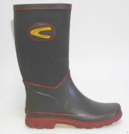 Gummistiefel (siehe Foto)
- wasserdicht,
- mit Laufsohlen aus (lt. Antrag) Kautschuk,
- mit Oberteil aus Kautschuk (den größten Teil der Außenfläche bildend) und Spinnstoff,
  nicht durch Nähen, Nieten, Nageln, Schrauben, Stecken oder ähnliche Verfahren
  zusammengefügt,
- ohne Metallschutz in der Vorderkappe,
- den Knöchel, jedoch nicht das Knie bedeckend (Schafthöhe: 28 cm bei Größe 37)