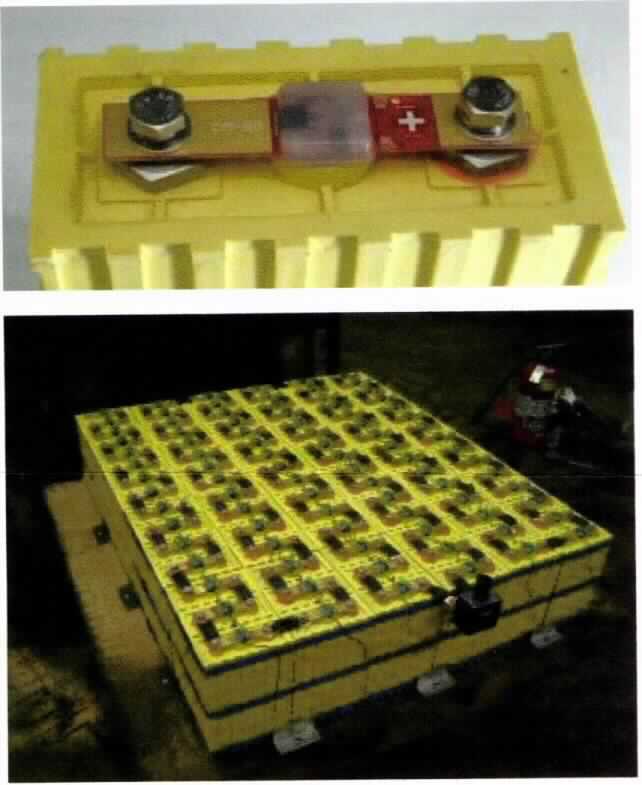 Vorrichtung für ein Batteriemanagement von Lithium-Eisenphosphat-Akkumulatoren (LiFePO4), so genannter Balancer, im Wesentlichen bestehend aus einer 95 mm x 32,3 mm x 12,5 mm (L x B x H) großen Vorrichtung mit Schlitzbohrung (46,9 mm x 8 mm),  einer SMD-LED und weiteren elektrischen und elektronischen Bauelementen, wie Spannungsmesser, Prozessor und Widerstand (äußere Form: siehe Abbildung in der Anlage). Das Gerät beinhaltet ein Mess-, ein elektrisches Regel- und ein Steuerglied. Der Balancer wird zur Verhinderung einer Überladung der Akkumulatorzellen an jeder Zelle zwischen + und - Pol montiert. Erreicht die Akkumulatorzelle bei der Ladung den vorgesehenen Sollwert, so schaltet der Balancer, der laufend die Ladespannung misst, einen Widerstand parallel zur Zelle, der dann einen wesentlichen Teil dieser Spannung aufnimmt.
Die Ware wird als " Gerät zum Regeln von elektrischen Größen (Spannung), nicht für zivile Luftfahrzeuge bestimmt" eingereiht.
