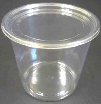Transport- oder Verpackungsmittel in Form einer Dose (Becher) aus klarsichtigen Kunststoffen im Sinne der Anmerkung 1 zu Kapitel 39 für Ananasstücke. 

Die annähernd zylindrische Ware (Höhe: ca. 10,5 cm, Durchmesser: ca. 11 cm) ist mit einem passgenauen Verschlussdeckel versehen.
