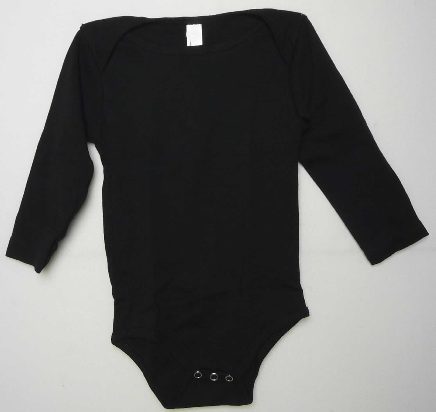 Einteilige Unterwäsche, sog. Strick-Longsleeve, Art. 4041, für Kinder von 1-2 Jahren (entspricht Göße 86/92),
Foto siehe Anlage,
- in einem Polybeutel mit bedrucktem Pappeinleger verpackt,
- aus ca. 0,7 mm dicken, einfarbigen Gewirken aus laut Antrag 100 % Baumwolle,
- einteilig; den Rumpf bedeckend, 
- mit einem halsnahen Ausschnitt,
- mit Schulterüberlappung (sog. amerikanischer Schlupf), ohne Hinweise auf den Trägerkreis (unisex),
- mit langen Ärmeln,
- mit einer Schrittöffnung mit Druckknopfverschluss,
- aufgrund der Doppelgröße 86/92 keine Einreihung als Kleidung für Kleinkinder.


"Unterwäsche (Body), aus Gewirken, für Mädchen, andere als in den Unterpositionen 6108 11 bis 6108 39 
 genannte, aus Baumwolle"