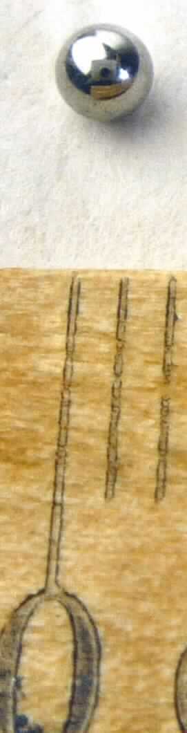 Kalibrierte Stahlkugel,
mit einem Durchmesser (Nennmaß) von 2,381 mm und einem Grenzabmaß von weniger als 0,05 mm (kleiner 1 v. H.),
zur Verwendung in Differentialen von Modellautos.

Das Erzeugnis ist als "Teil, erkennbar ausschließlich oder hauptsächlich für Wälzlager bestimmt, keine Kegelrollen - kalibrierte Stahlkugel" einzureihen.