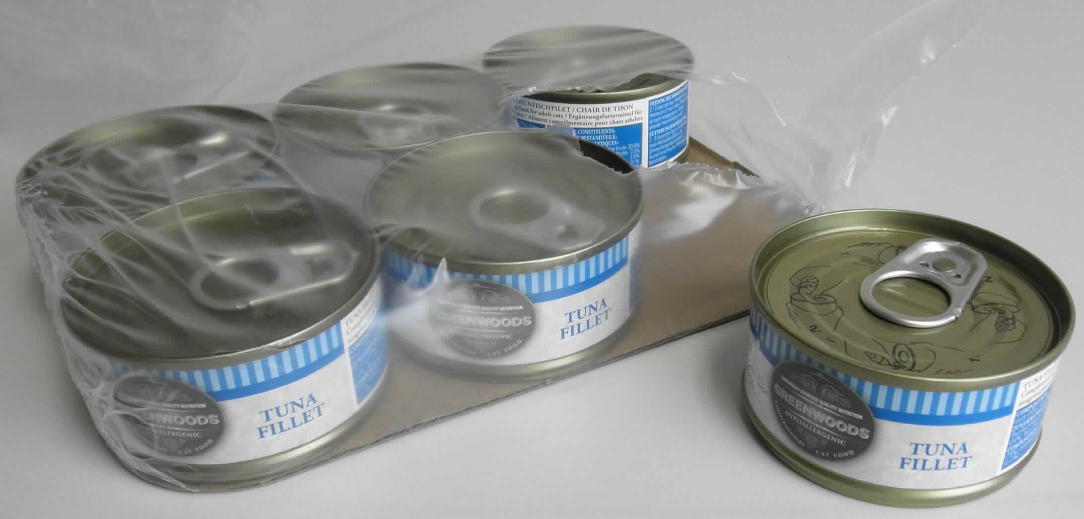 Ergänzungsfuttermittel für Katzen

Antragsangaben: Greenwood Adult. Sorte: Thunfischfilet. Der Thunfisch wird im eigenen Saft gegart. Aufmachung: 6 Dosen à 70 g. Ergänzungsfuttermittel für Katzen. Zusammensetzung (Auszug): Thunfischfleisch, Reis (1,0 %) und Fischbrühe.

Beschaffenheit des Warenmusters: Mischung von gegarten hellbraunen Thunfischstücken und Reiskörnern in wenig trüber Flüssigkeit. Aufmachung: Sechs 70-g-Originalkonservendosen, aufgemacht für den Einzelverkauf als Katzenfutter, eingeschweißt in einer klarsichtigen Folie auf einem Pappträger.
Gehalt an Milcherzeugnissen (gemäß Angabe): nicht enthalten. 
Gehalt an Stärke und ihren Abbauprodukten (gemäß Angabe): nicht enthalten oder weniger als 5 GHT.

Zubereitung von der zur Fütterung verwendeten Art, Hunde- und Katzenfutter, in Aufmachungen für den Einzelverkauf, keine Stärke, Glucose, Glucosesirup, Maltodextrin oder Maltodextrinsirup der Unterpositionen 1702 30 50, 1702 30 90, 1702 40 90, 1702 90 50 und 2106 90 55 oder Milcherzeugnisse enthaltend.