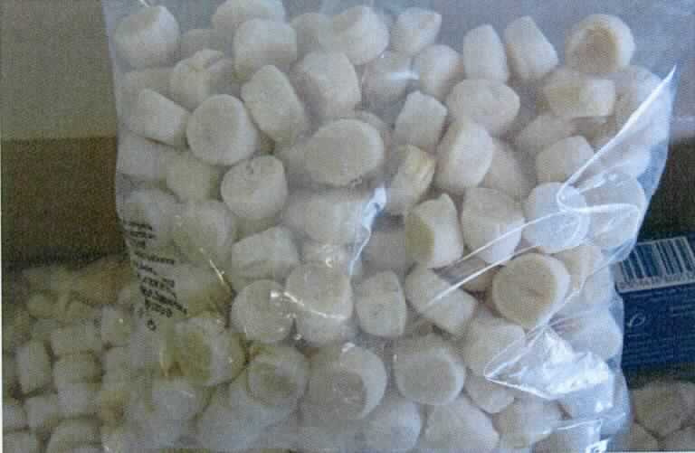 Nach den Angaben der Antragstellerin handelt es sich um rohes, tiefgefrorenes Fleisch von Muscheln der Gattung Zygochlamys (Zygochlamys patagonica). Das Muschelfleisch (sog. Scallops) ist in Polybeuteln (Nettogewicht 1 kg) für den Einzelverkauf aufgemacht.

Zolltarifrechtlich handelt es sich um rohe, tiefgefrorene Weichtiere der Gattung Zygochlamys.