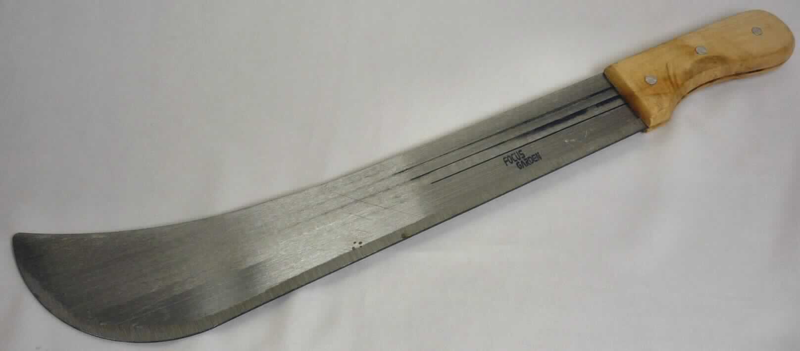 "Machete"

- ca. 54 cm langes Werkzeug zum Hauen, bestehend aus einer nach oben geschwungenen,
  beidseitig geschliffenen Klinge aus Stahl und einem Griff aus Holz

- zur Verwendung bei Gartenarbeiten

Abbildung siehe Anlage.

Derartige Erzeugnisse gehören als "Haumesser und ähnliche Werkzeuge zum Hauen und Spalten,
mit arbeitendem Teil aus unedlem Metall" zum TARIC-Code 8201 4000 00.