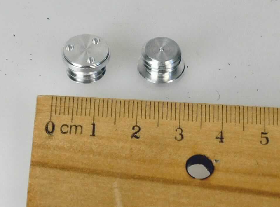 Es handelt sich um sog. Gewichtsschrauben aus Aluminium mit Rundkopf mit 3 kreisförmigen Vertiefungen, einem über den gesamten Schaft bis zum Kopf reichenden Gewinde und stumpfem Gewindeende (Querschnitt: ca. 9,8 mm). Die Schrauben werden als Gewichtselemente in Golfschlägern verwendet.

Abbildung siehe Anlage.

Derartige Erzeugnisse gehören als "andere Waren aus Aluminium (Schrauben)" zur Codenummer 7616 1000 99 0 des Elektronischen Zolltarifs.