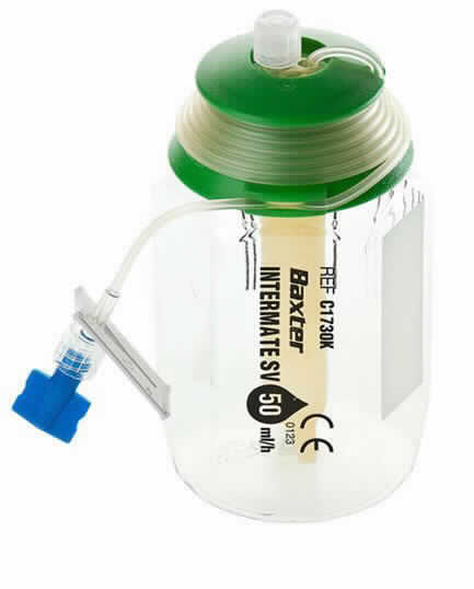 Mechanische Infusionspumpe, sog. Elastomerpumpe, Modelle Intermate SV 50, Intermate SV 100, Intermate SV 200, Intermate LV 100, Intermate LV 250 und Intermate XLV 250, im Wesentlichen bestehend aus einem ballonartigen Vorratsbehälter aus klarsichtigem Kunststoff mit farblich codierter Deckkappe, Arzneimittelfüllstutzen mit integriertem Rückschlagventil, integriertem Partikelfilter sowie einem knicksicheren Schlauch, Infusionszeit: 30 Minuten bis 2,5 Stunden, nominale Flussrate 50 ml/h, 100 ml/h, 200 ml/h bzw. 250 ml/h. Das Ballonreservoir für Medikamente beträgt je nach Modell 105 ml (Intermate SV 50, SV 100 und SV 200), 275 ml (Intermate LV 100 und LV 250) bzw. 550 ml (Intermate XLV 250).
Äußere Form: siehe Abbildung in Anlage.
Der Vorratsbehälter wird über den Füllport mit einem Arzneimittel befüllt und über den Schlauch an den Patienten angeschlossen. Mittels Unterdruck wird das Arzneimittel durch eine Präzisionskapillare am Ende des Schlauches, welche die Flussrate steuert, kontinuierlich in den Körper infundiert. 
Aufgrund der geringen Infusionszeit liegt keine Ware der Position 9021 vor.

Die Ware, welche mit einem Beipackzettel in einer Kunststofftüte steril verpackt ist, wird als "medizinisches Gerät in Form eines Infusionsgerätes" eingereiht.