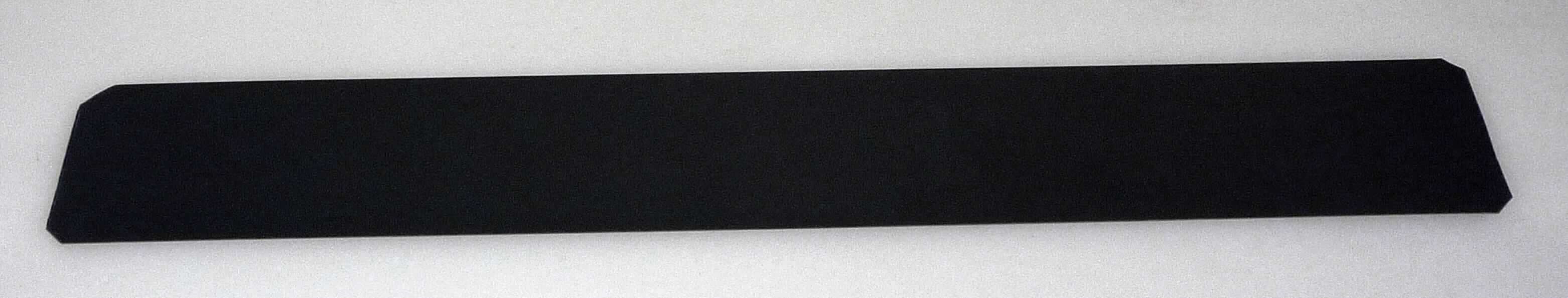 Kornorientiertes Elektroband

Bei der Ware handelt es sich um ein massives metallisches Flacherzeugnis mit eine Dicke von 0,35 bzw. 0,5 mm und einer Breite vom mehr als 600 mm auf Coils. Die Oberfläche ist mit einem isolierenden Überzug versehen. Nach den Angaben handelt es sich um kornorientiertes Elektroband aus flachgewalztem Silicium-Elektrostahl. Es wird zur Herstellung von Trafo- und Motorblechen bzw. Trafokernen verwendet.

Es handelt sich um ein flachgewalztes Erzeugnis aus anderem legierten Stahl mit einer Breite von 600 mm oder mehr, hier kornorientierter Silicium-Elektrostahl, der KN-Unterposition 7225 1100.