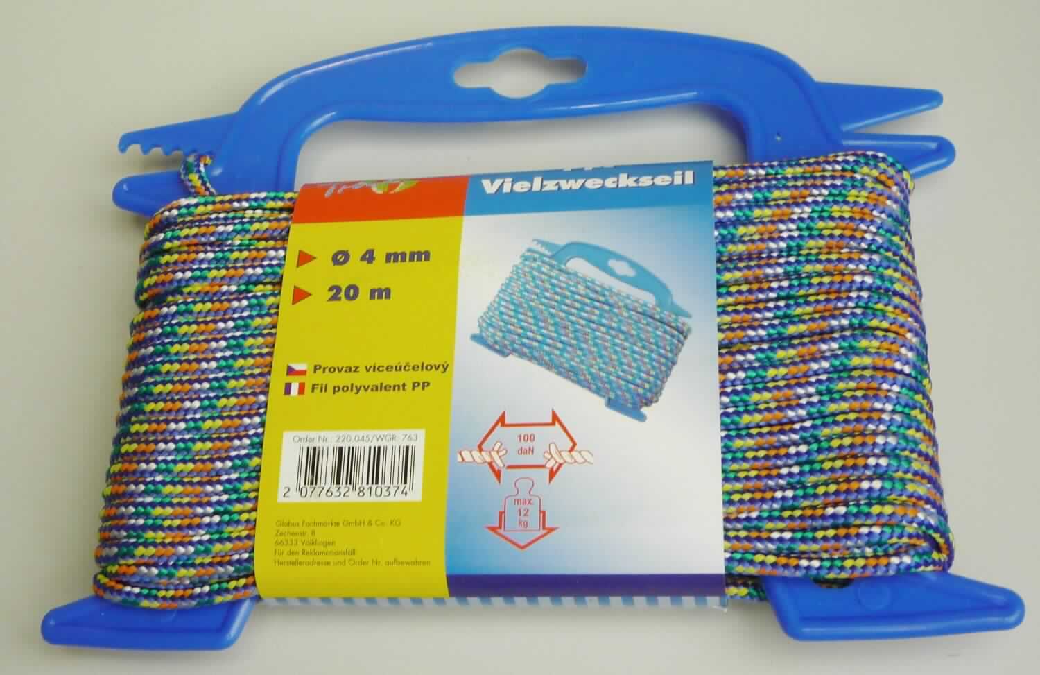 Bindfaden, sog. Vielzweckseil, EAN 2077632810374, Foto siehe Anlage,
- auf einer Kunststoffkarte aufgebracht und mit einer bedruckten Banderole versehen,
- als Meterware, laut Antrag mit einer Länge von 20 m und einem Durchmesser von 4 mm,
- mit einem Gewicht von ca. 132 g,
- aus einem Rundgeflecht mit enger Flechtweise und festem Gefüge (somit kein Binde- oder Pressengarn) aus 
  laut Antrag Polypropylen (synthetische Chemiefasern); mit einer Seele aus Garnen,
- mit einem Titer von ca. 66.000 dtex (somit keine Ware der Unterposition 5607 4990),
- an beiden Enden heiß geschnitten (lediglich in einfacher Weise gegen das Ausriefeln gesichert, somit nicht 
  konfektioniert).

"Bindfaden, geflochten, aus Polypropylen, kein Binde- oder Pressengarn, mit einem Titer von mehr als 50 000 dtex 
 (5 g je m)"