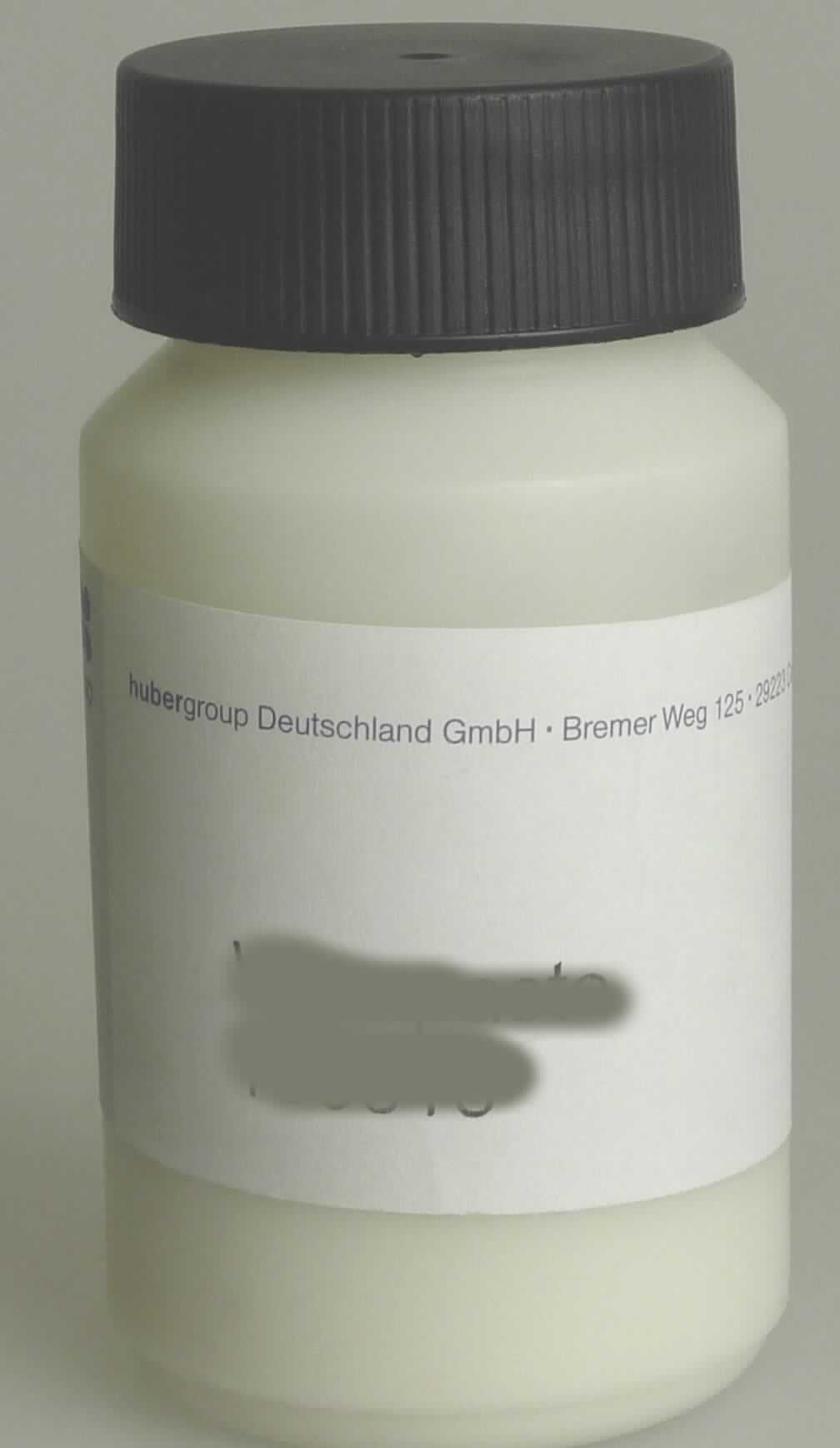 Angaben:
Hilfsmittel für Druckprozesse, Druckfarbenadditiv zur Verbesserung der Kratzfestigkeit von wasserbasierten Druckfarben oder Drucklacken.

Feststellungen:
Weiße Flüssigkeit.

Befund:
Chemische Erzeugnisse oder Zubereitungen, überwiegend aus organischen Bestandteilen bestehend, anderweit weder genannt noch inbegriffen, in flüssiger Form bei 20 °C, andere