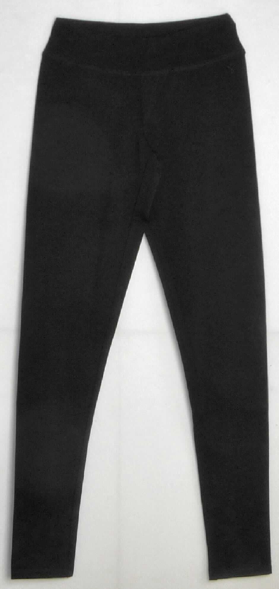 Lange Hose, sog. Henbury Leggings, Art. W04108, Größe S, Foto siehe Anlage,
- aus ca. 0,8 mm dicken, einfarbigen Gewirken aus lt. Antrag 95 % Merinowolle und 5 % Elasthan (synthetische 
  Chemiefasern),
- in der Taille abschließend, mit einem ca. 5 cm breiten, angesetzten Bund, 
- ohne Öffnung und ohne Verschluss; ohne Hinweise auf den Trägerkreis (unisex),
- mit knöchellangen Hosenbeinen, 
- an den Beinabschlüssen durch Umschlagen und Festnähen gesäumt.

"Lange Hose, aus Gewirken, für Frauen, aus Wolle"