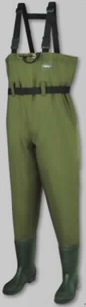 Zusammengesetzte Ware (overallähnliche Kleidung aus Gewirken der Position 5906 und ein angesetztes
Paar Schuhe), sog. Hydroforce Neopren Wathose, Artikel 8706, in Erwachsenengröße, Foto siehe Anlage,
- overallähnliche Kleidung:
-- ärmellos; annähernd bis zu den Achseln reichend; mit längenverstellbaren Trägern über den Schultern,
-- bestehend aus einem dreilagigen Flächenerzeugnis mit einem Quadratmetergewicht von
   unter 1500 g,
--- mit einer Lage aus Zellkautschuk (laut Antrag Neopren), die beidseitig mit nicht nur der Verstärkung
     dienenden Gewirken aus laut Etikett Nylon (synthetische Chemiefasern) ausgestattet ist (kautschutiertes
     Gewirke der Position 5906),
-- vorn in Brusthöhe mit einer aufgesetzten Tasche mit Klettverschluss und einer darauf aufgesetzten Tasche 
   (sog. Netzfach) aus netzartig durchbrochenen Gewirken des Kapitels 60,
-- in Kniehöhe zusätzlich musterbildend (wabenähnlich) mit PVC überzogen,
- Schuhe:
-- den Knöchel bedeckende Stiefel mit Oberteil aus laut Antrag PTE-Gummi und Laufsohlen aus Filz (Spinnstoff),
- nach dem Wert, dem Umfang (Anteil des Körpers, der durch die Bestandteile bedeckt/geschützt wird) und 
  nach der Bedeutung in Bezug auf die Verwendung der Ware (Stiefel: Schutz vor Nässe, overallähnliche Kleidung:
  Schutz vor Nässe / Warmhalten von Körperteilen) ist die overallähnliche Kleidung als charakterbestimmend 
  anzusehen.

"Zusammengesetzte Ware
 aus Kleidung aus Gewirken der Position 5906 (charakterbestimmend)
 und anderen Schuhen (Schuhe mit Laufsohle aus Spinnstoffen)"