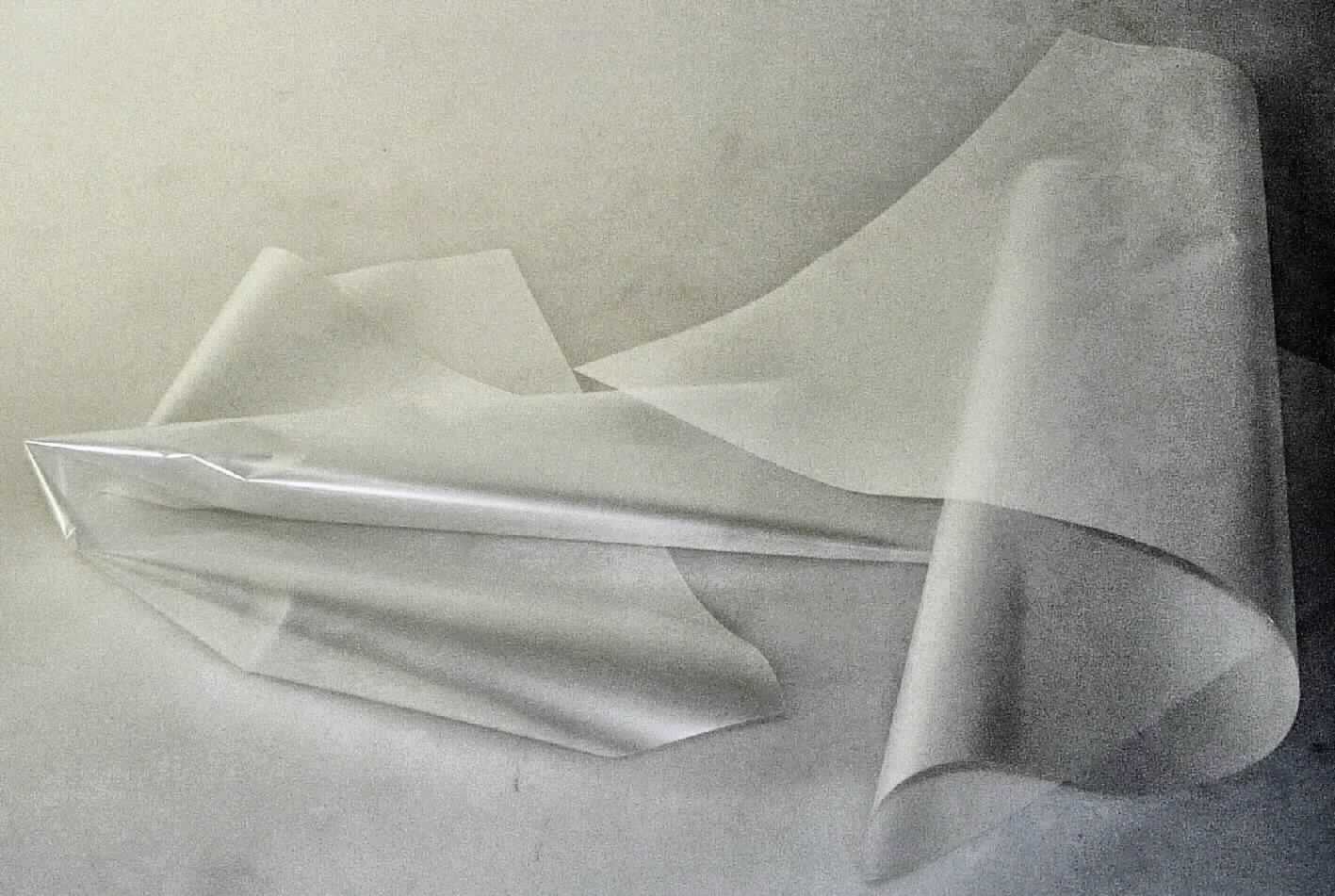 Angaben des Antragstellers:
Polyesterfolie (Polyethylenterephthalat; Dicke: 12 oder 23 µm), matt, unvorbehandelt.
Rollenware

Untersuchungsergebnisse an einem Warenmuster:
Rechteckige Abschnitte einer farblosen, transparenten Kunststofffolie aus Polyethylenterephthalat (Dicke: ca. 14 oder 24 µm).

Befund:
Es liegt eine Polyethylenterephthalatfolie im Sinne der Position 3920 vor.