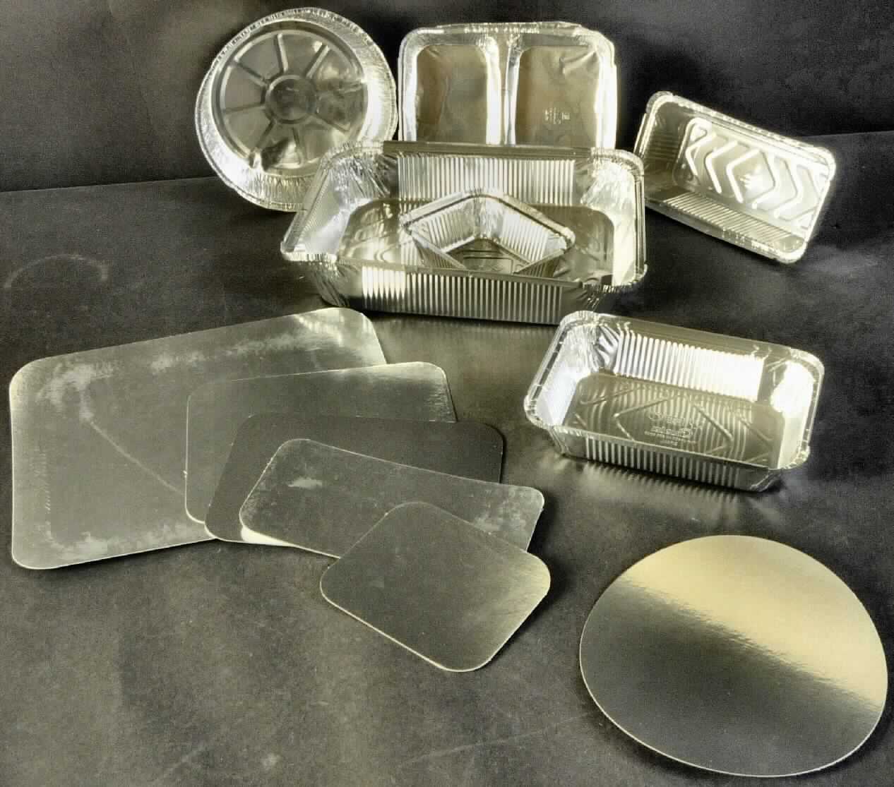 Es handelt sich um Schalen aus Aluminium mit kreisrunder bzw. rechteckiger Grundfläche in verschiedenen Größen, die jeweils einen nach oben auslaufenden Rand besitzen. Die Schalen sind jeweils mit einem passgenauen Deckel aus Pappe mit Überzug aus Aluminium versehen. 
Die Erzeugnisse werden zur Befüllung mit Lebensmitteln verwendet.
- Antragstellerangaben -

Abbildung siehe Anlage.

Derartige Erzeugnisse gehören als "andere Haushaltsartikel aus Aluminium" zur Codenummer 7615 1090 90 0 des Zolltarifs.