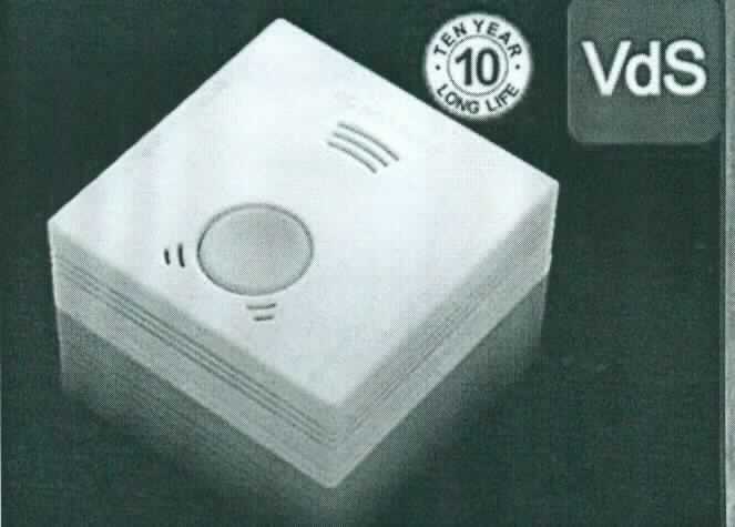 Rauchmelder Blaupunkt SD 120,
- mit einer fotoelektrischen Raucherkennungsvorrichtung und einer optischen und einer akustischen 
  Alarmvorrichtung in einem Kunststoffgehäuse (82,5 x 82,5 x 31,5 mm) mit Batteriefach 
  mit Lithium-Batterie, Betriebs-LED und Testtaste,
- zur Überwachung und Sicherung von Räumen in Gebäuden durch Auslösen eines optischen und 
  akustischen Alarms nach Registrierung von Rauch.


"Elektrisches Hör- und Sichtsignalgerät (Alarmgerät), von der für Gebäude verwendeten Art - 
 Rauchmelder"