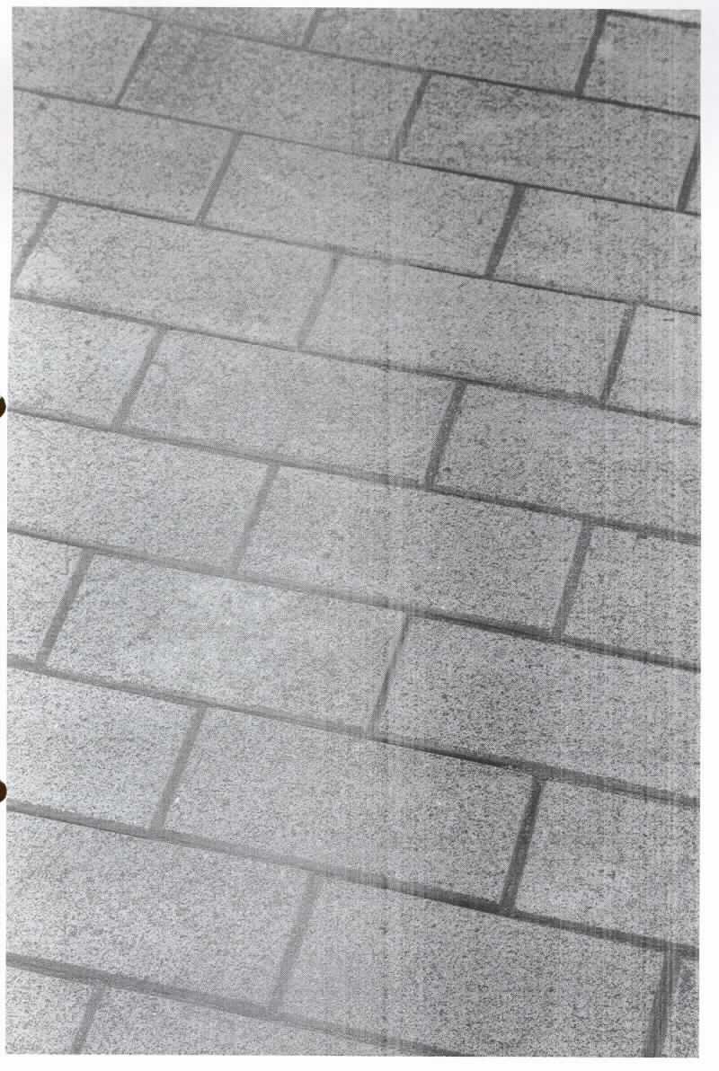 Angaben:
Systempflastersteine GALA EXACTA-geflammt- 
Bearbeitung: Oberfläche geflammt, Kanten gefast, Seiten gesägt 
Farbe: antrazit
Material: Granit
Herkunft: China  
Größe: 20 x 10 x 5 cm 145 kg /qm

Befund:
Bearbeitete Werksteine und Waren daraus