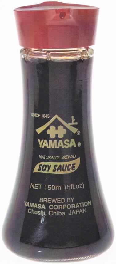 Sojasauce

Umschließung: Bedruckte Original-Glasflasche (150 ml) mit rotem Schraubverschluss, mit 
Produktbezeichnung, Zutatenliste und weiteren Angaben (in englisch).
Schwarzbraune, klare Flüssigkeit; Geschmack würzig, salzig, einer Sojasoße entsprechend.

Alkoholgehalt: 2,6 %vol

Zubereitete Würzsoße, Sojasoße