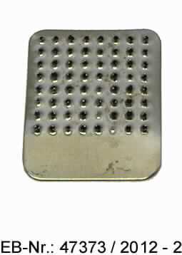 Raspel; es handelt sich um eine flache, rechteckige Raspel (ca. 23 x 29 mm) aus unedlem Metall zum Aufrauen von Fahrradschläuchen.

Die Raspel ist gemeinsam mit einem sog. Universalwerkzeug, zwei Reifenhebern aus Kunststoff, fünf Flicken aus Kautschuk, einer Tube Klebstoff, zwei Schlauchabschnitten aus Kautschuk, einem Hinweiszettel, zwei Anrauplatten aus Kunststoff, einer Luftpumpe, einer Trinkflasche aus Aluminium, einer Tasche für das Universalwerkzeug und drei Steckschlüsseleinsätzen aus unedlem Metall in einer Fahrrad-Rahmentasche für den Einzelverkauf aufgemacht. Diese Waren sind nicht Gegenstand dieser Auskuft. 
Eine Einreihung als Warenzusammenstellung in Aufmachung für den Einzelverkauf kommt nicht in Betracht, da die einzelnen Waren nicht zur Befriedigung eines speziellen Bedarfs oder zur Ausübung einer bestimmten Tätigkeit zusammengestellt worden sind. Alle Waren sind deshalb getrennt einzureihen.

Abbildung siehe Anlage.

Derartige Erzeugnisse gehören als "Raspeln, mit arbeitendem Teil aus unedlem Metall" zur Codenummer 8203 1000 00 0 des Zolltarifs (ZT).