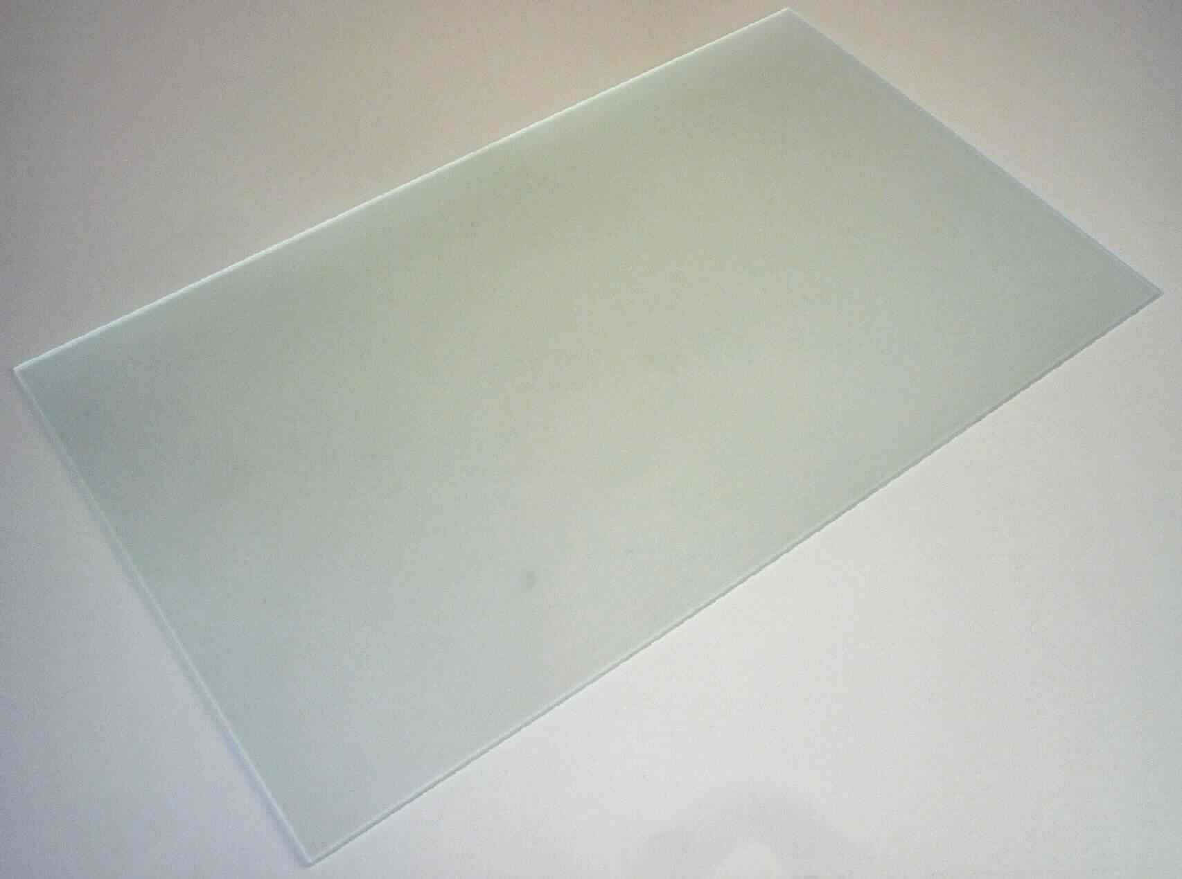 Vorgespanntes Einschichten-Sicherheitsglas, Abbildung siehe Anlage, 
- aus vorgespanntem Einschichten-Sicherheitsglas (ESG), 
- einseitig satiniert, aber nicht undurchsichtig, 
- mit bearbeiteten Kanten (geschliffen, poliert), 
- mit den Abmessungen von ca. 57,5 (L) x 33,3 (B) x 0,4 (D) cm, 
- zur Verwendung u. a. im Bereich der Möbelindustrie (lt. Antrag).

"Vorgespanntes Einschichten-Sicherheitsglas, anderes als in den Unterpositionen 
 7007 1110 bis 7007 1920 genannte"