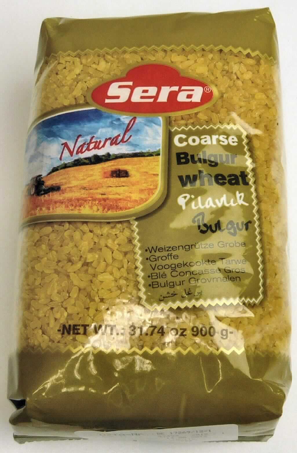 Bulgur

Ein Original-Warenmuster lag vor.

Bunt bedruckter Folienschlauchbeutel; der Aufdruck enthält Angaben zum Erzeugnis (Grobe Weizengrütze; 
Bulgur; 900 g) und zur Zubereitung (Bulgur 15-20 Minuten in Wasser kochen).
Grob geschrotete, gelblich-durchscheinende Getreidestücke, handelsüblichem Bulgurweizen entsprechend. 

Getreide in Form von Körnern oder Flocken oder anders bearbeiteten Körnern, ausgenommen Mehl, Grob-
grieß und Feingrieß, vorgekocht oder in anderer Weise zubereitet, anderweit weder genannt noch inbegriffen, Bulgurweizen
