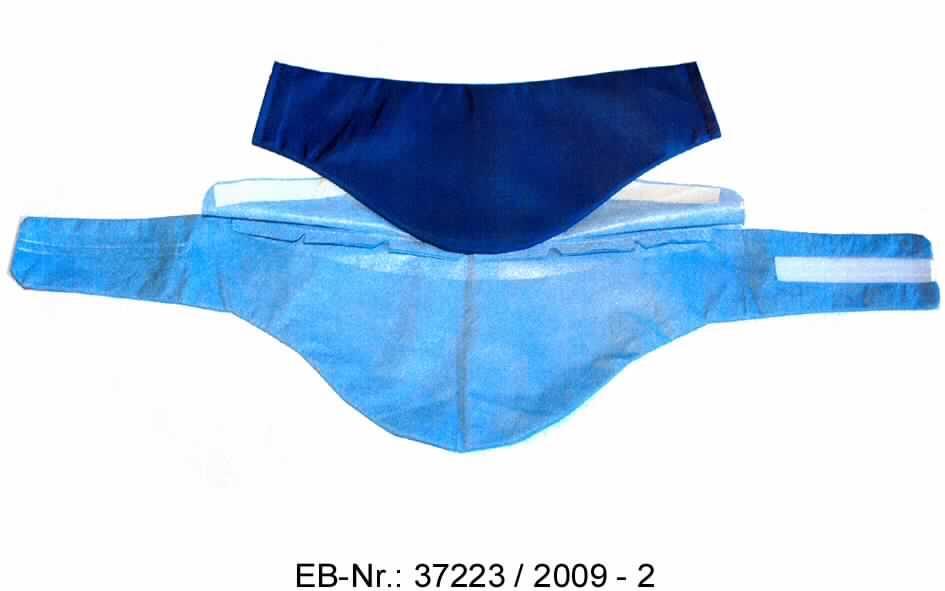 Bei der als "Hygieneschutz-Überzug für Schilddrüsen-Strahlenschutz mit Klettverschluss" bezeichneten Ware handelt es sich nach dem Untersuchungsergebnis und dem vorgelegten Warenmuster um ein hellblaues, aus mehreren Zuschnitten zusammengenähtes, etwa 58,5 x 14,0 großes Flächenerzeugnis aus einem Vlies aus einer Mischung aus gewichtsmäßig vorherrschendem Halbstoff aus Holz und synthetischen Chemiefasern (Polyester). Der als Verschlusslasche dienende Zuschnitt ist am oberen Innenrand mit zwei Klebestreifen versehen, die jeweils mit einem Zuschnitt aus Silikonpapier abgedeckt sind. Die Seitenflügel sind mit einem Klettverschluss ausgestattet. In die Ware soll zu hygienischen Zwecken ein Schilddrüsen-Röntgenstrahlenschutz (nicht Gegenstand dieser Auskunft) hineingesteckt werden, um diesen vor Verunreinigungen zu schützen und um ihn am Körper des Patienten vorübergehend zu befestigen. Nach den ergänzenden Angaben der Antragstellerin wird die Ware nicht in Aufmachung für den Einzelverkauf eingeführt.

Abbildung siehe Anlage.

Derartige aus verschiedenen Stoffen bestehende Waren gehören als "andere Waren für chirurgische, medizinische oder hygienische Zwecke, aus Vliesen aus Zellstofffasern, nicht in Aufmachung für den Einzelverkauf" zur Codenummer 4818 9010 00 des Integrierten Zolltarifs der EG (TARIC), da ihr wesentlicher Charakter im Hinblick auf den Umfang durch die Zellstofffasern bestimmt wird.