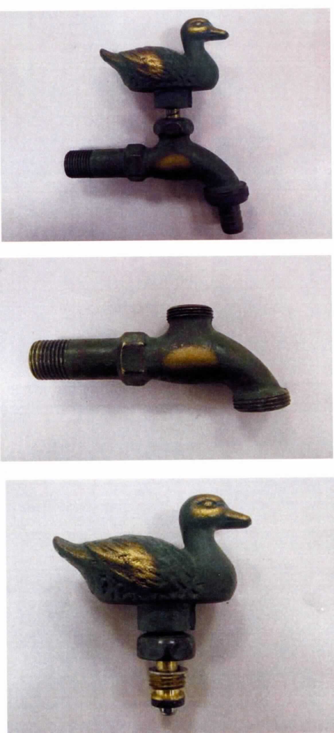 Handbetätigtes Ventil, sog. Auslaufventil, aus patiniertem Messing, in Form eines Wasserhahns mit einem Griff als Betätigungselement in Form einer Ente, einem Gewindeanschluss (1/2") und einer Schlauchverschraubung aus Messing (3/4"), zum Regulieren des Wasserdurchflusses.

Die Ware ist als "Armatur für Rohrleitungen, nicht von Unterpos. (KN) 8481 1005 bis 8481 8061 erfasst, Ventil, nicht aus Gusseisen oder Stahl, nicht für bestimmte Luftfahrzeuge, keine Magnetventilvorrichtung" einzureihen.