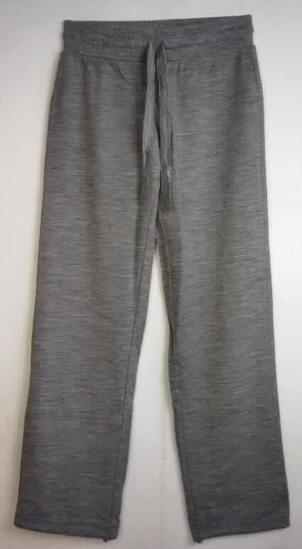Lange Hose, sog. Frauenjogginghose Etty Bay Trackpant W02011, Größe S, Foto siehe Anlage,
- aus ca. 1,0 mm dicken, buntgewirkten Gewirken (melierte Garne) aus lt. Antrag 100 % Merinowolle,
- in der Taille abschließend, mit einem ca. 6 cm breiten, elastischen Taillenbund mit Tunnelzug, 
- vorn ohne Öffnung und ohne Verschluss, 
- ohne Hinweis auf den Trägerkreis (unisex),
- mit einer aufgesetzten Gesäßtasche mit Reißverschluss, 
- mit knöchellangen Hosenbeinen,
- an den Beinabschlüssen mit einem Kordelzug zu verengen.

"Lange Hose, aus Gewirken, für Frauen, aus Wolle"