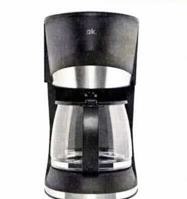 "Kaffeemaschine OCM 202-B"
- aus einem schwarzen Kunststoffgehäuse mit Edelstahlapplikationen, An- und Ausschalter, 
  Wassertank mit Wasserstandsanzeige, schwenkbarem Filterhalter und Permanentfilter mit
  Tropfstopp, Betriebskontrollleuchte und Warmhalteplatte, mit Netzkabel und Stecker sowie 
  einer speziell abgestimmten Glaskanne (Fassungsvermögen 1,25 Liter), in den Abmessungen 
  ca. 23 x 16,8 x 30 cm,
- für eine Leistungsaufnahme von 800 Watt bei einer Spannung von 220-240 Volt,
- dient der Zubereitung von bis zu 12 Tassen Kaffee im Haushalt.
(Abbildung siehe Anlage)

"Elektrowärmegerät für den Haushalt; Kaffeemaschine"