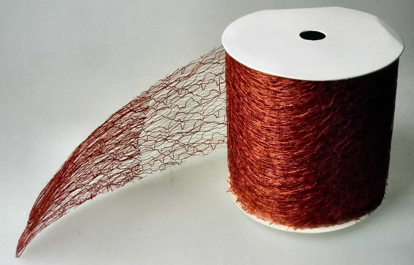 Kettengewirke, sog. Tüllband auf Rolle, Foto siehe Anlage,
- auf einer Rolle aus Pappe aufgewickelt,
- als Meterware; mit einer Breite von etwa 7 cm,
- ohne Flor- oder Schlingenoberfäche,
- laut Untersuchungsergebnis:
-- Kettengewirke,
-- aus synthetischen Chemiefasern (laut Antrag Polyester),
-- keine Elastomergarne oder Kautschukfäden enthaltend,
-- Raschelspitze,
-- an den Längsseiten lediglich geschnitten (nicht konfektioniert).

"Kettengewirke, mit einer Breite von weniger als 30 cm, anderes als in den Positionen 6001 und 6002 genannte, 
aus synthetischen Chemiefasern, Raschelspitze"