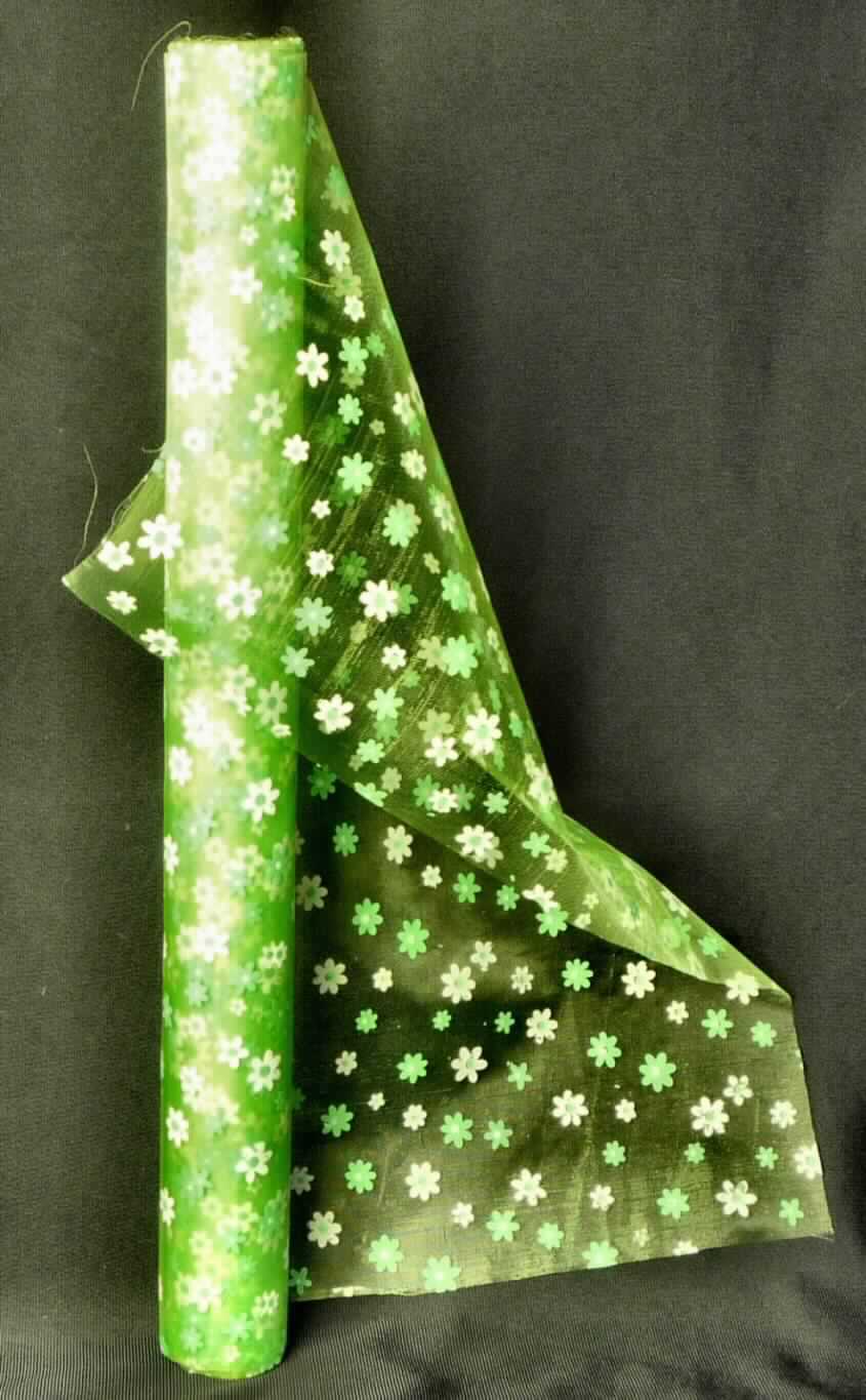 Gewebe, sog. Deko-Stoffrolle mit Blümchen, aus Organza, Foto siehe Anlage,
- laut Antrag:
-- als Meterware,
-- mit einer Breite von etwa 36 cm,
-- bedrucktes Gewebe in Leinwandbindung,
-- aus ungezwirnten, nicht hochfesten Garnen aus Polyamid-Filamenten (synthetische Filamente),
-- an den Längskanten heiß geschnitten (nicht konfektioniert).

"Gewebe aus Garnen aus synthetischen Filamenten, anderes als in den Unterpositionen 5407 10 bis
5407 30 genannte, mit einem Anteil an Filamenten aus Polyamiden von mehr als 85 GHT, bedruckt"