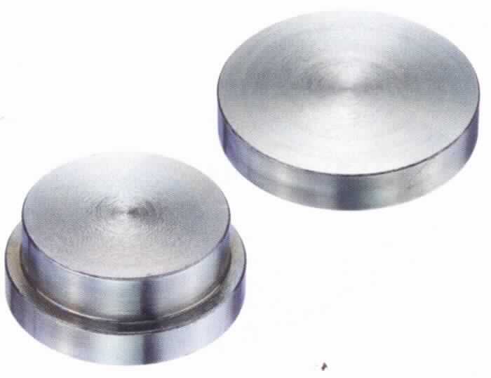 Rohrverschlussstück aus Stahl

Bei den Waren handelt es sich um scheibenförmige metallische Körper. Die Artikel bestehen aus einem anderen als nicht rostendem Stahl (Werkstoffnummer S355JO / C45) und werden durch Zerspanen / Drehen aus Vollmaterial hergestellt. Sie werden mit Hilfe eines Vollflansches oder zweier Flanschhälften zum Verschließen von Rohren verwendet.

Die Ware ist als anderes Rohrverschlussstück, aus anderem als nicht rostendem Stahl, mit einem größten Durchmesser von 609,6 mm oder weniger in den TARIC-Code 7307 99 80 98 einzureihen.