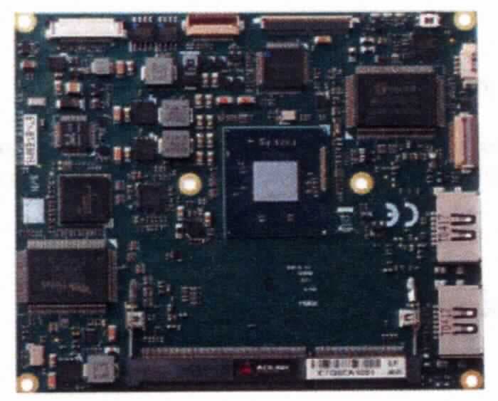 Computer-Modul, sog. ETX-BT, in Form einer unvollständigen Ware, im Wesentlichen bestehend aus einer mit Prozessor, Chipsatz, Controller sowie weiteren aktiven und passiven  Bauelementen bestückten, 114 x 95 mm großen, gedruckten Schaltung im ETX-Standard mit Stecksockeln für DDR3-Speichermodule sowie diversen Schnittstellen (Ethernet, USB, VGA, seriell u.a.) realisiert mittels Steckverbindern zum Baseboard (nicht Gegenstand dieser Auskunft).
Das vollständige Gerät verfügt über Speicher für Datenverarbeitungsprogramme und Daten, ist frei programmierbar nach Benutzeranforderungen, vermag Rechenoperationen nach Benutzeranweisungen durchzuführen und ist in der Lage, den Programmablauf durch logische Entscheidungen selbst zu ändern. Es ist von der hauptsächlich in automatischen Datenverarbeitungssystemen verwendeten Art und in der Lage, Daten in einer vom System verwendbaren Form zu empfangen oder zu liefern. 

Die Ware wird als "Verarbeitungseinheit für automatische Datenverarbeitungsmaschinen, nicht für zivile Luftfahrzeuge bestimmt" eingereiht.

Anlage: 1 Abbildung