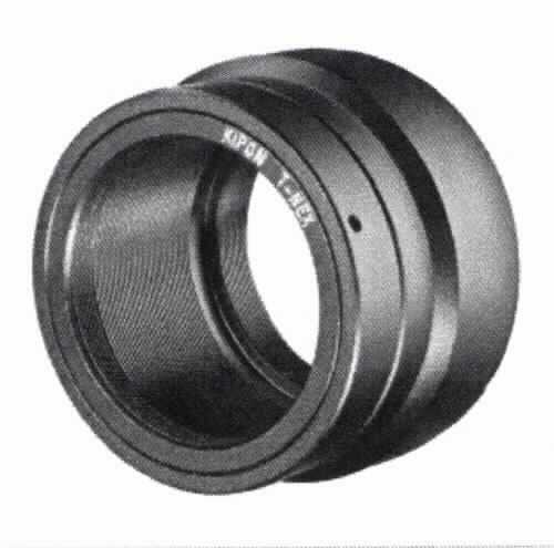 Sog. Kipon T2 Adapter auf Sony E, Artikelnummer: 17354, im Wesentlichen bestehend aus einem  Anschlussring mit T2 Gewinde aus unedlem Metall. 
Der T2-Adapter ist ein rein mechanischer Anschluss- bzw. Übergangsring.
Die Ware dient dem Anschluss von T2-Objektiven, Balgengeräten, Mikroskopadaptern, Teleskopen und anderen Vorsätzen mit T2 Gewinde an Kameras.

Das Erzeugnis ist als Zubehör für unterschiedliche optische Geräte des Kapitels 90 einsetzbar, u.a. ist der T2 Adapter für Waren der Position 9002, der Position 9005 und der Position 9011  bestimmt. Daher stellt sich dieser als Zubehör von Waren verschiedener Positionen des Kapitels 90 dar und ist gemäß der Anmerkung 2 c) zu Kapitel 90 in die Position 9033 einzureihen.

Abbildung: siehe Anlage

Das Erzeugnis wird als "Zubehör (in Kapitel 90 anderweit weder genannt noch inbegriffen) für Apparate und Geräte des Kapitels 90, keine Ware des KN-Codes: 9033 0010" eingereiht.