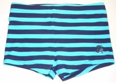 Badehose für Knaben, sog. Badeshorts geringelt, Art. 598-635, Größe 92/98, siehe Foto,
- aus 0,7 mm dicken, bedruckten Gewirken aus lt. Antrag 80 % Polyamid und 20 % Elastan 
  (Elastomergarn; beides synthetische Chemiefasern),
- ohne Kautschukfäden, 
- bis zur Taille reichend, mit einem elastischen Bund und einem Kordelzug,
- im vorderen Bereich mit einem Gewirke unterlegt (Hygieneeinlage); aufgrund der Ausstat- 
  tung erkennbar Knabenkleidung,
- an den Beinabschlüssen gesäumt,
- das Kleidungsstück lässt nach Schnitt, Material und Ausstattung erkennen, dass es aus- 
  schließlich oder hauptsächlich dazu bestimmt ist, als Badekleidung getragen zu werden.